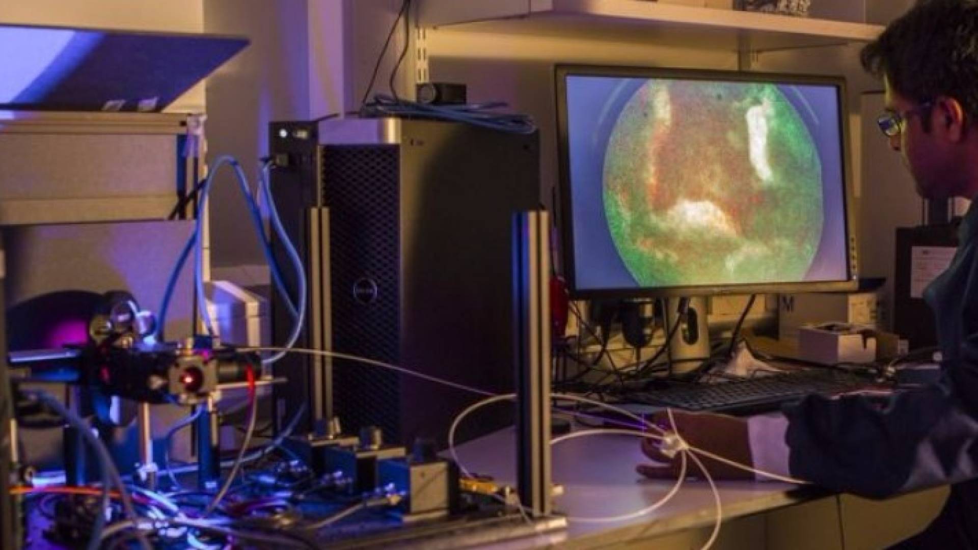 منظار الرئة مكون من أنبوب ألياف بصرية ويغوض في الرئة لاستكشف العدوى البكتيرية واتخاذ قرار بعدم الحاجة لاستخدام مضادات حيوية