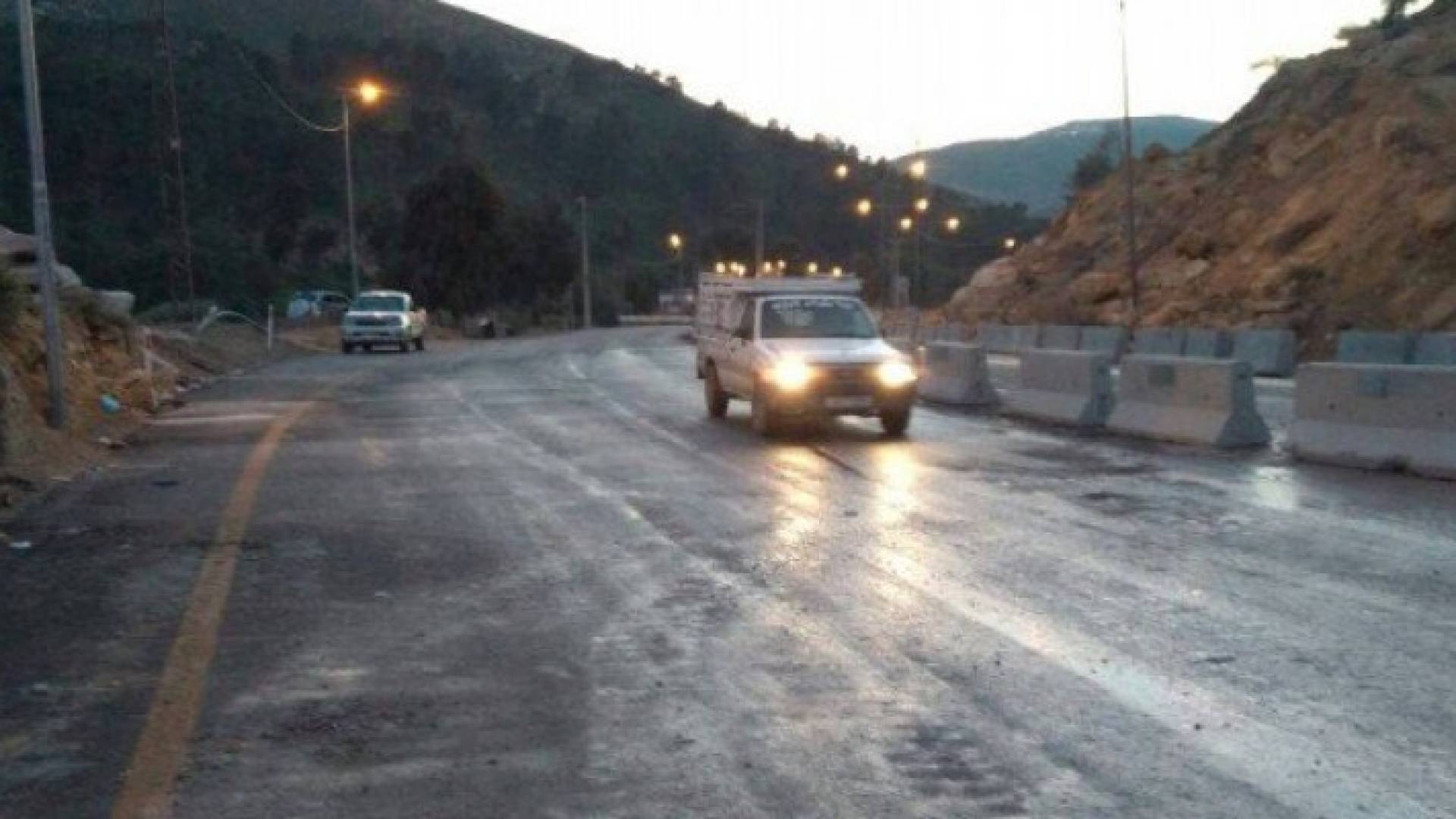 إعادة فتح طريق عمان اربد مجددا