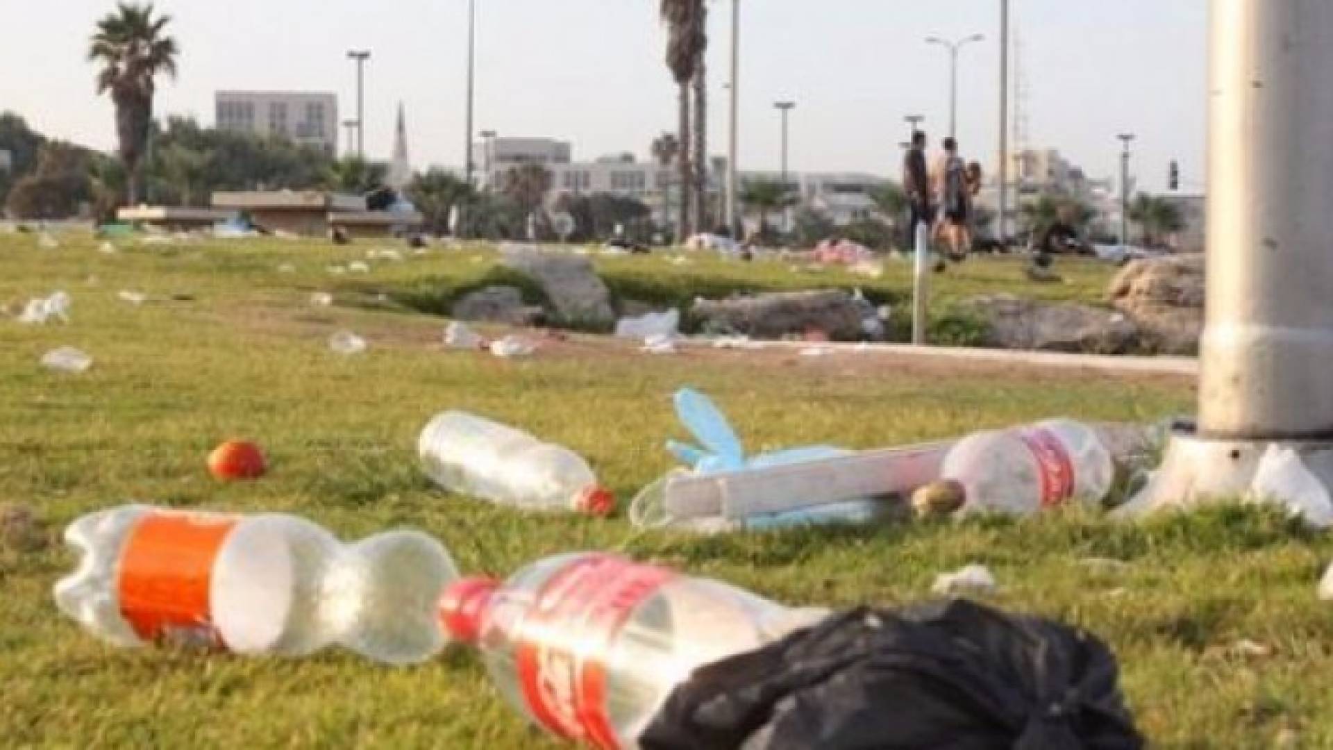 نفايات في المرافق العامة - أرشيفية 