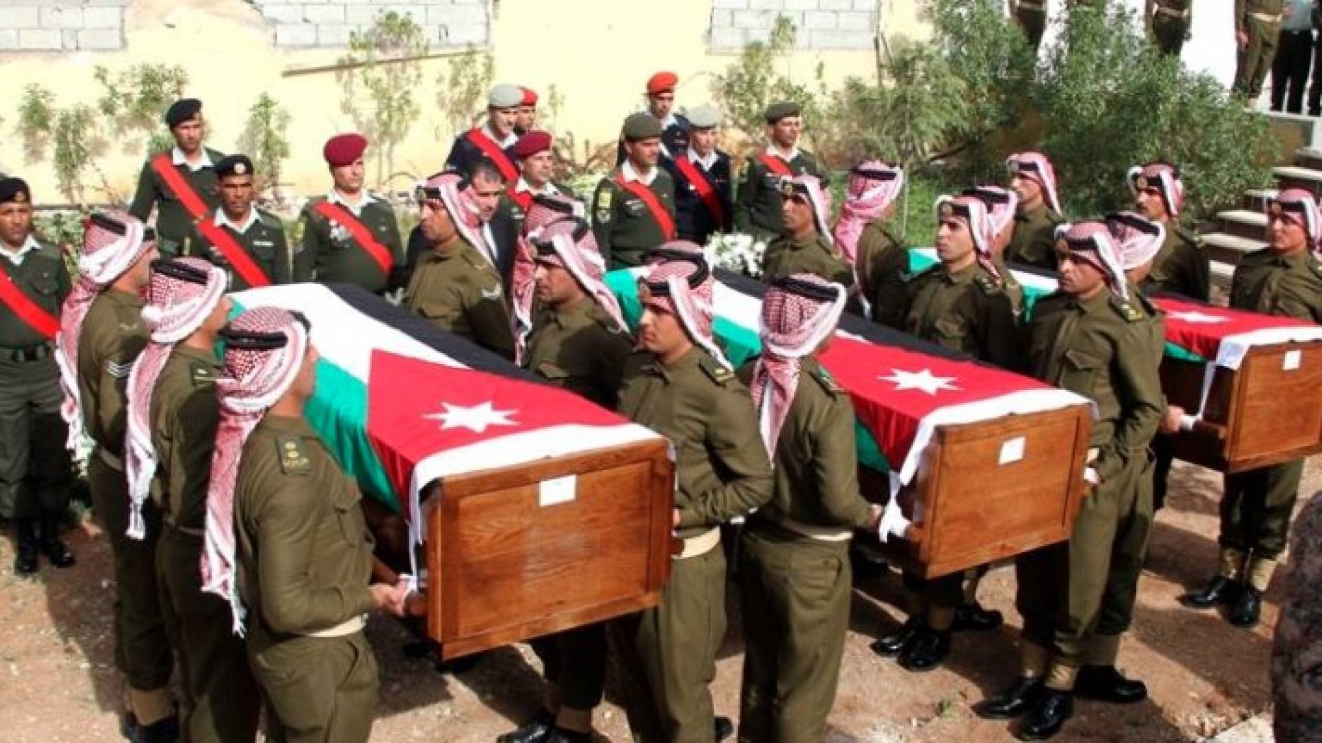 جانب من مراسم الدفن