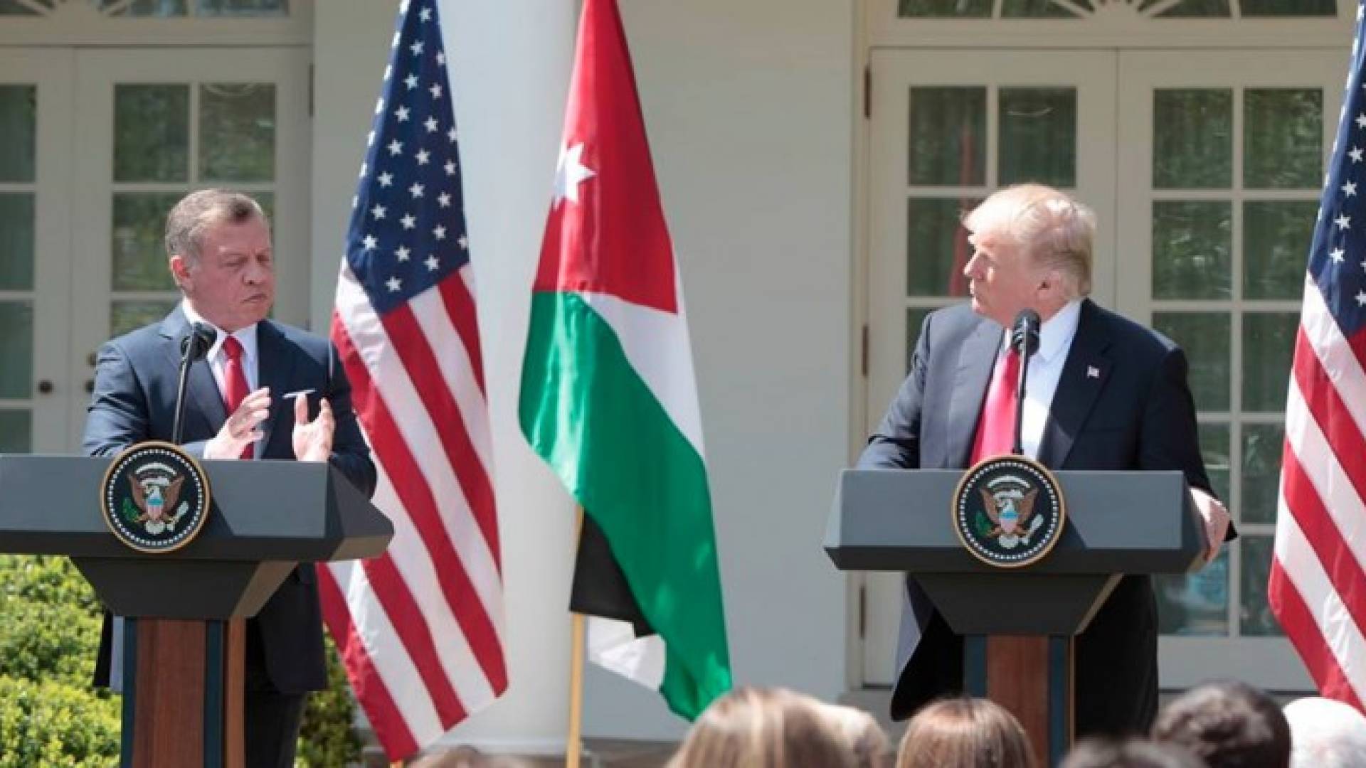 جلالة الملك عبدالله الثاني والرئيس الامريكي في البيت الابيض 