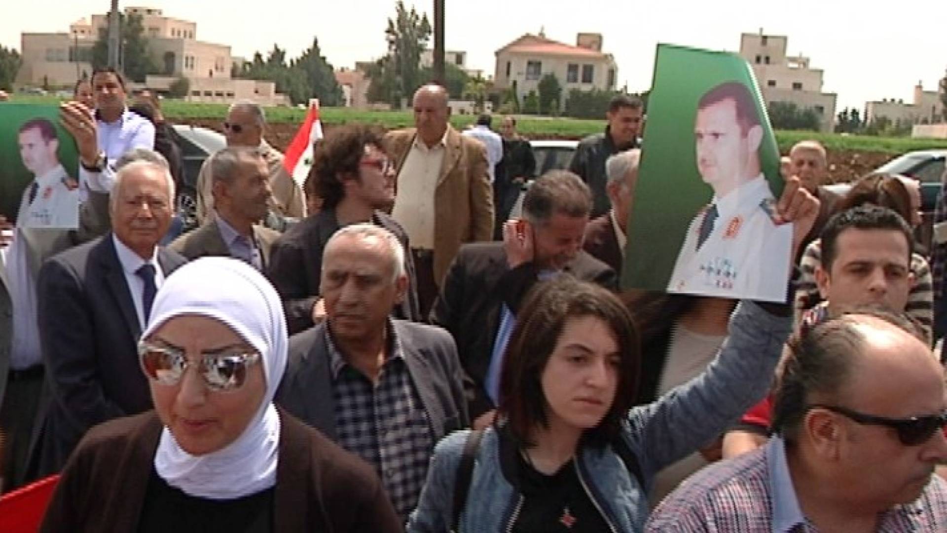 جانب من الوقفة أمام السفارة السورية في عمان 