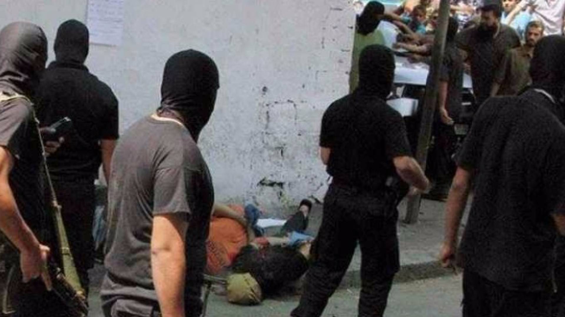 من اعدامات حماس لعملاء الاحتلال