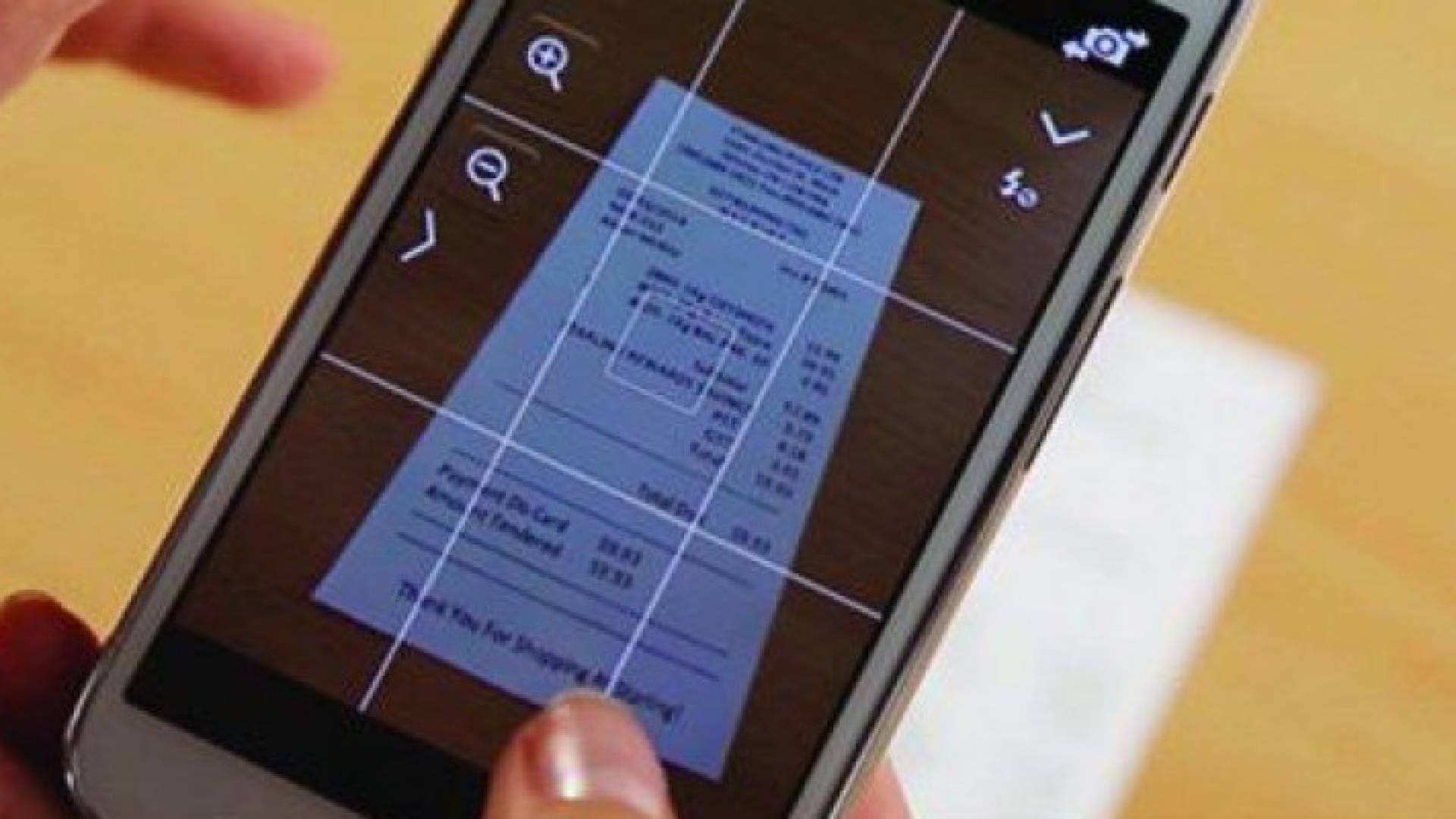 ترجمة أي ورقة أو نص لأي لغة بمجرد تصويرها