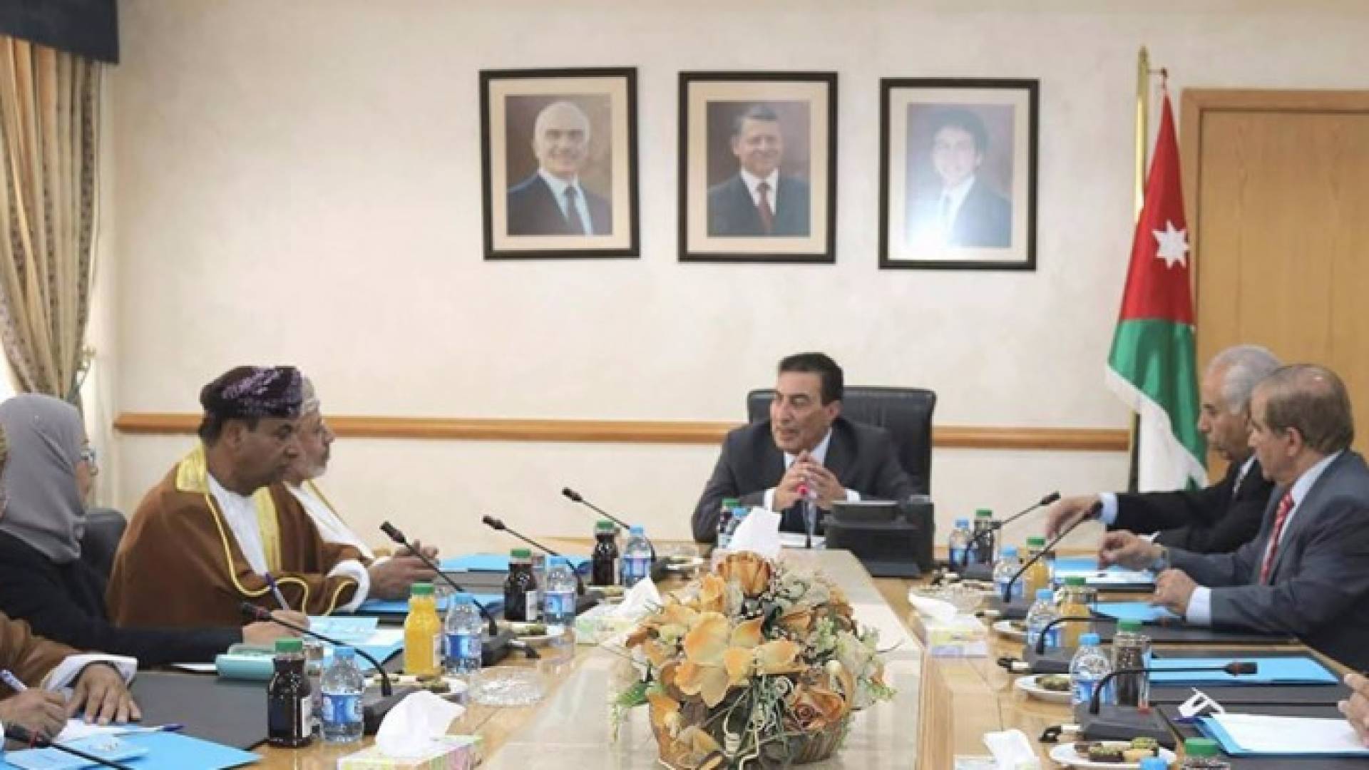 الطراونة يبحث مع وفد عماني العلاقات البرلمانية