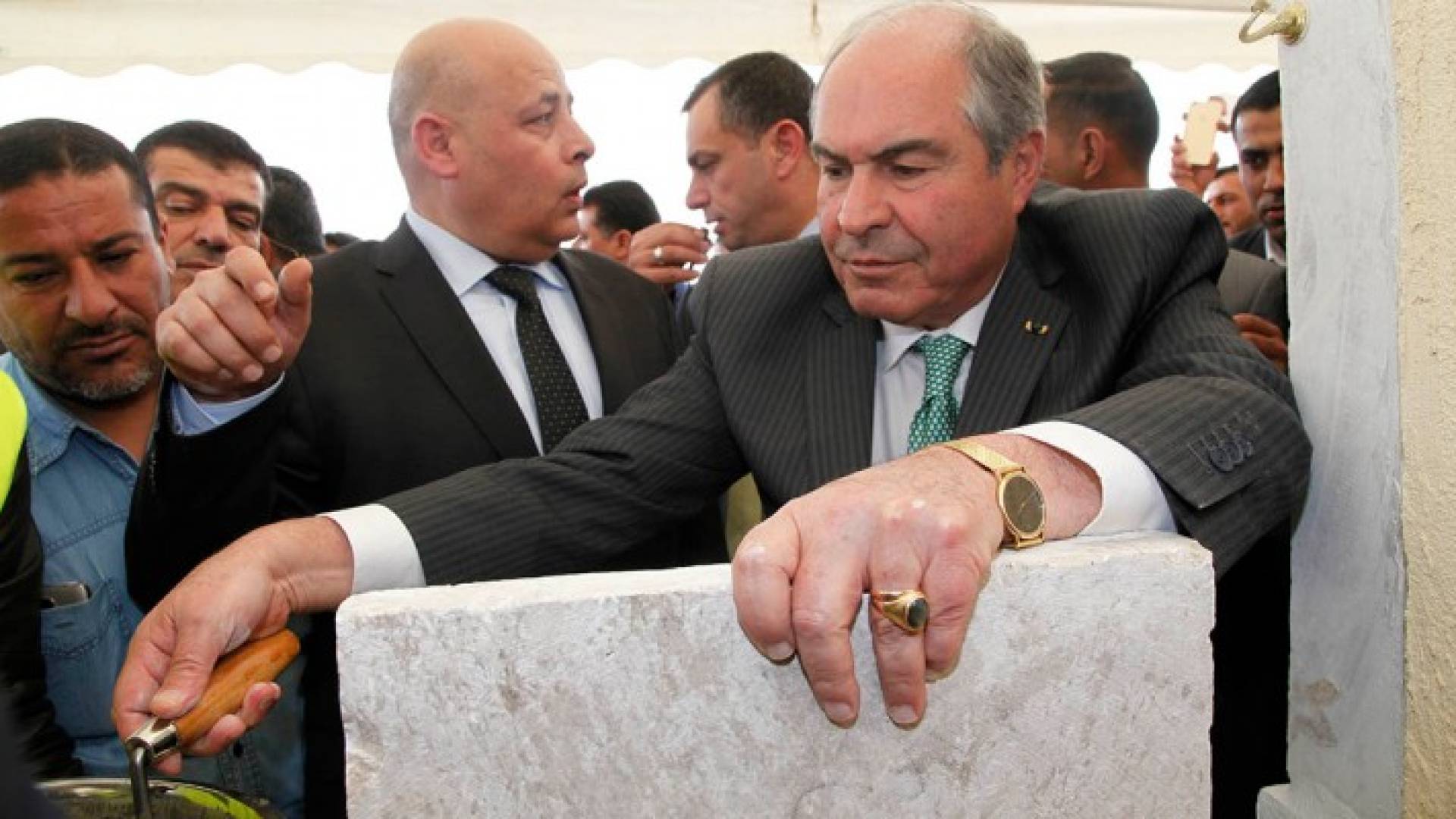 الملقي يضع حجر الاساس