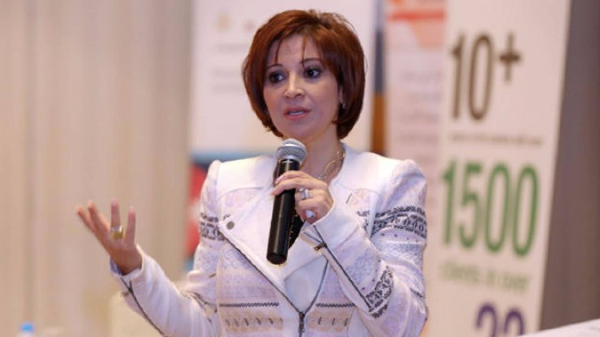 وزيرة الاتصالات وتكنولوجيا المعلومات مجد شويكة