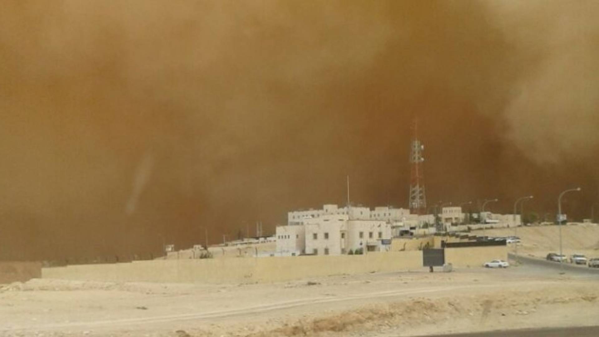 صورة من العاصفة الرملية