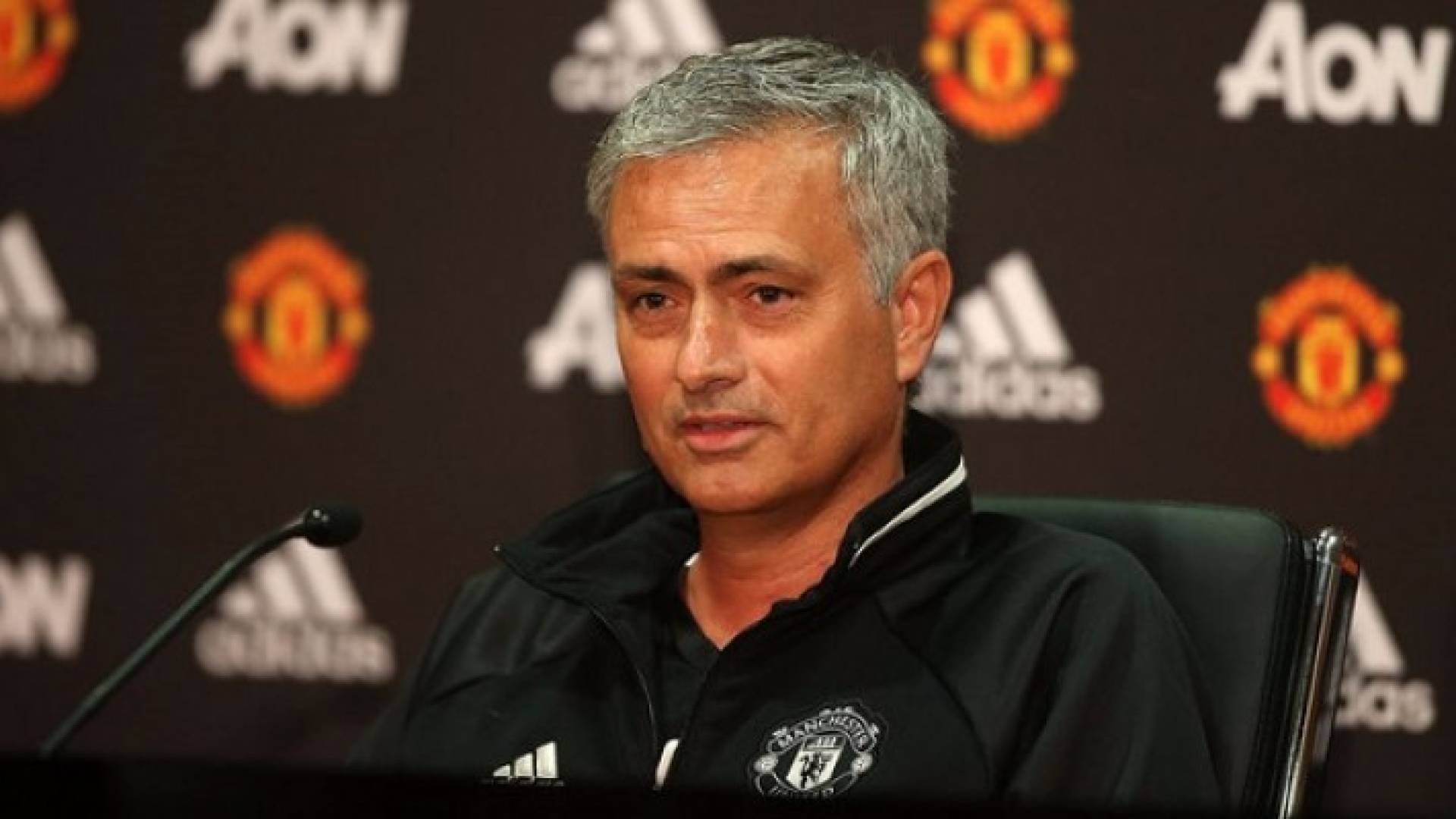 جوزيه مورينيو مدرب فريق مانشستر يونايتد الإنجليزي