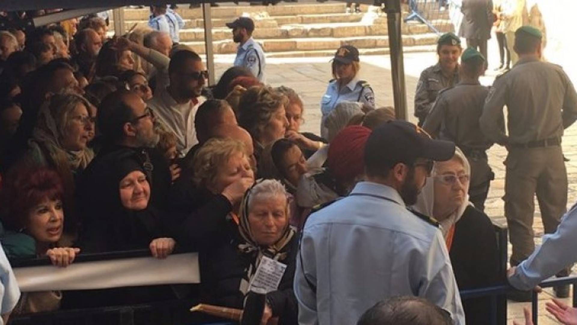 إجراءات أمنية مشددة في محيط الكنائس 