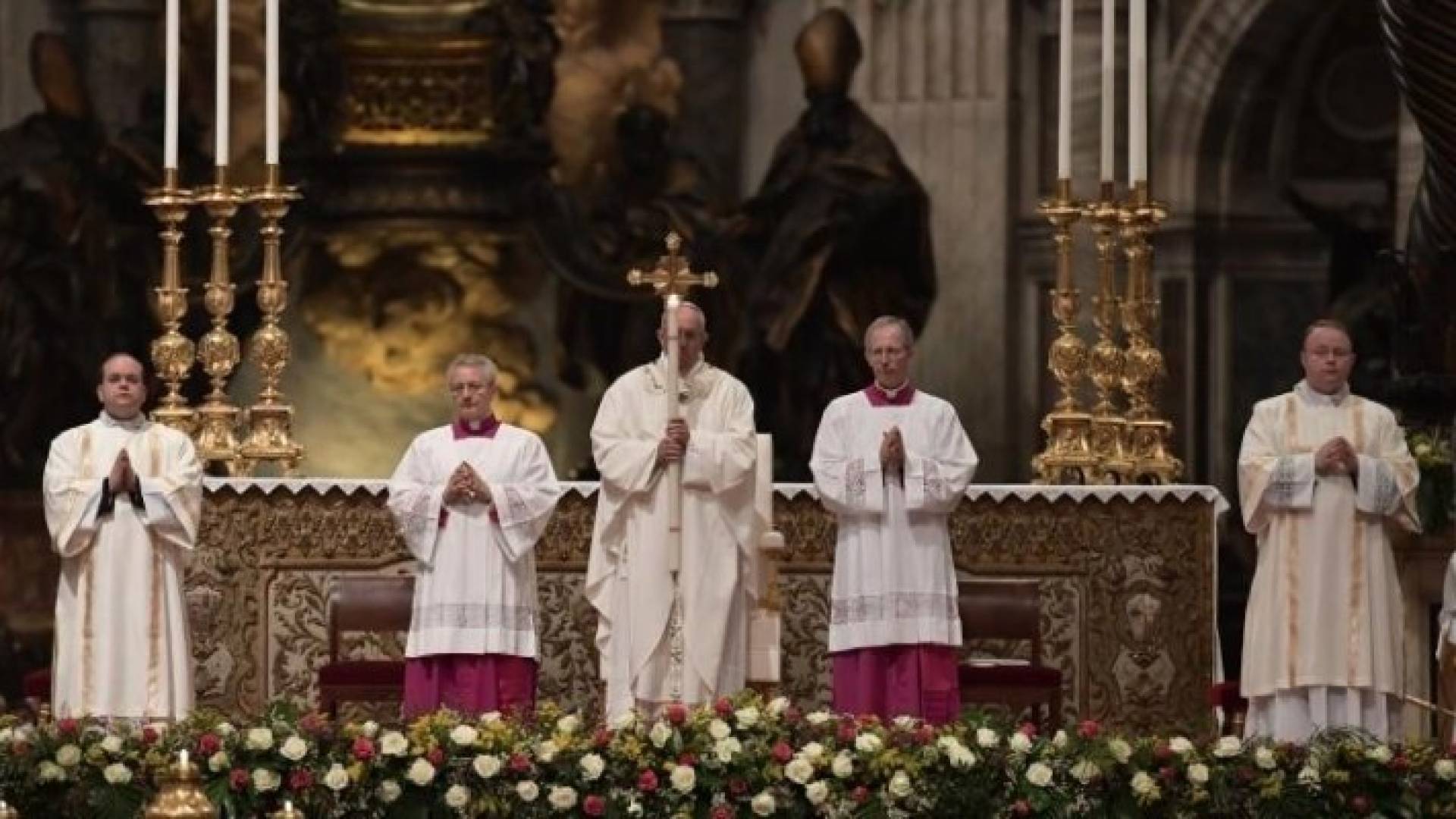 المسيحيون يحتفلون بعيد الفصح