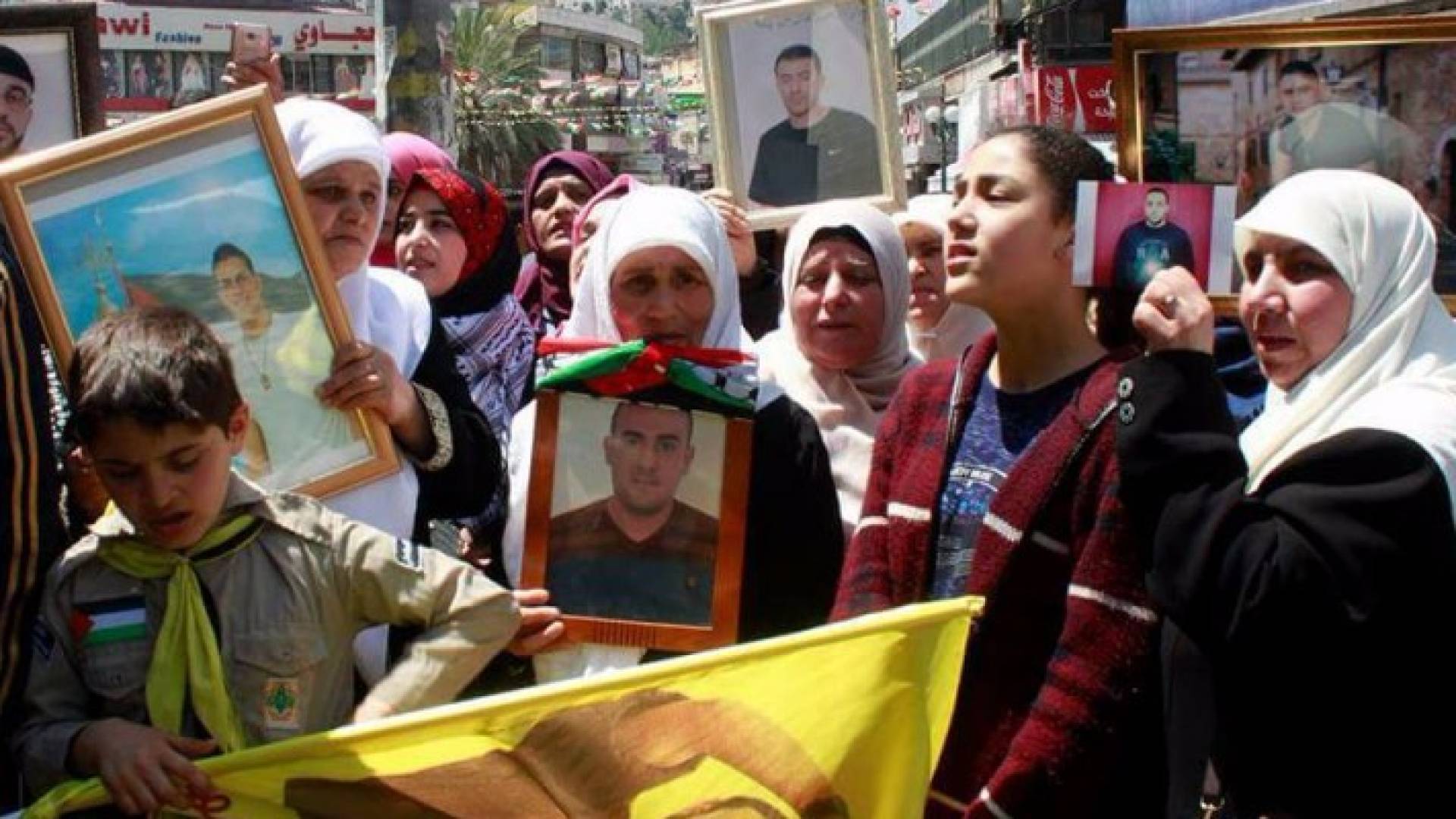 مظاهرات في مدن الضفة الغربية تضامنا مع الأسرى في سجون الاحتلال 