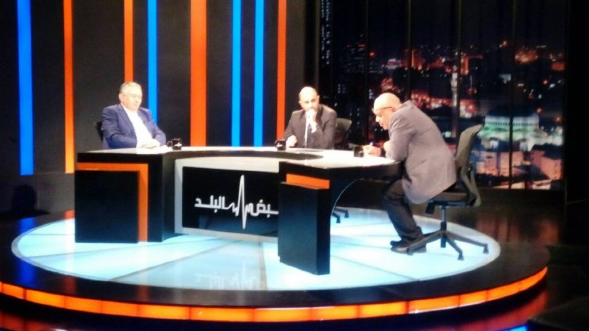 من الحلقة 