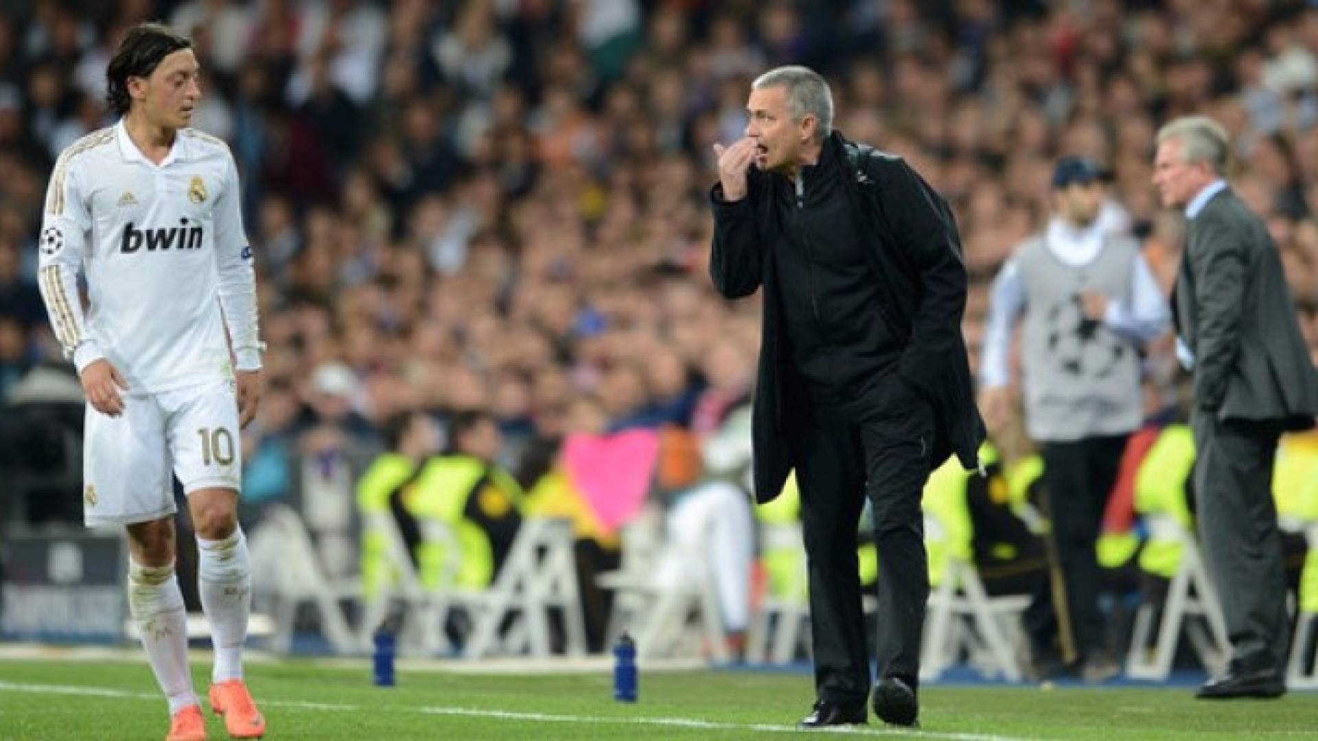 اوزيل ومورينيو - ارشيف