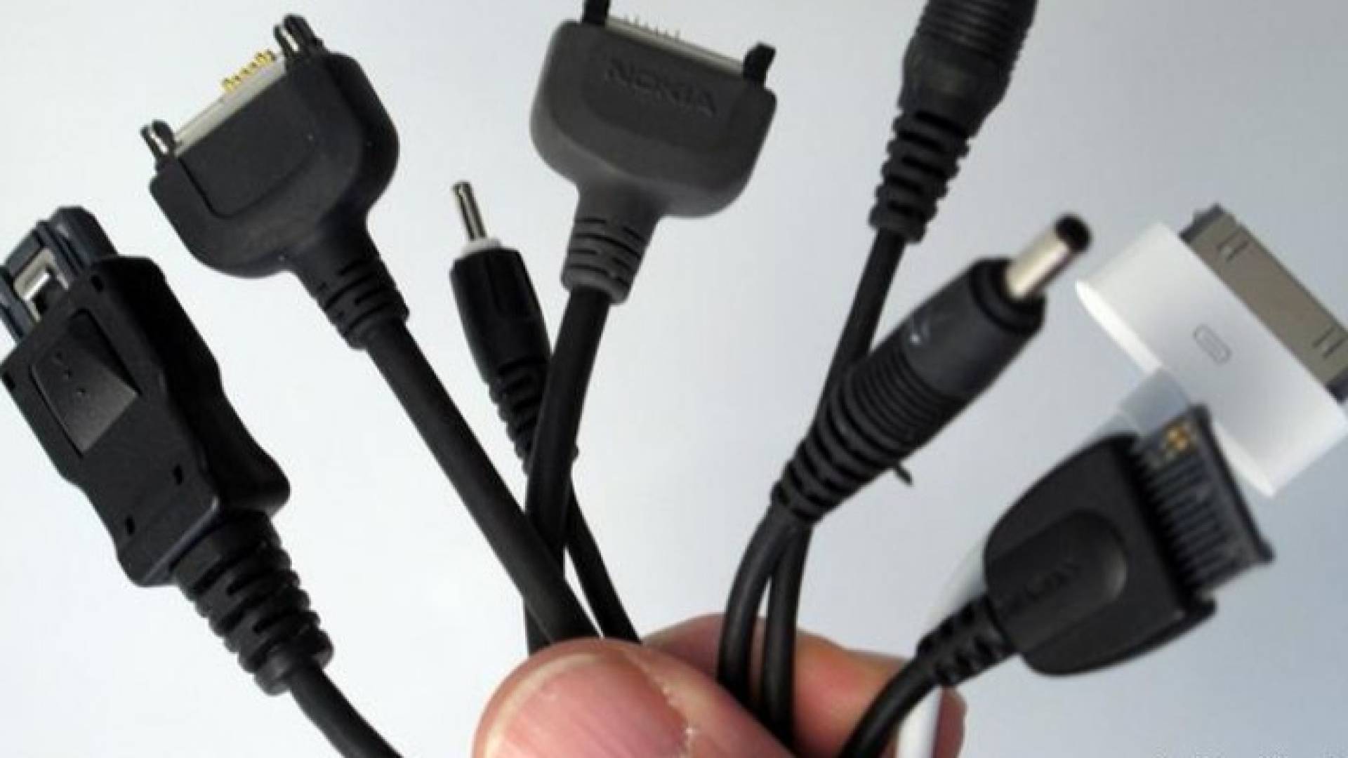 كابلات الشحن طريقة جديدة لاختراق الهواتف الذكية