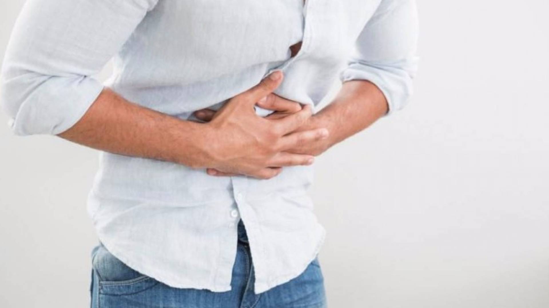 ألم البطن - تعبيرية 