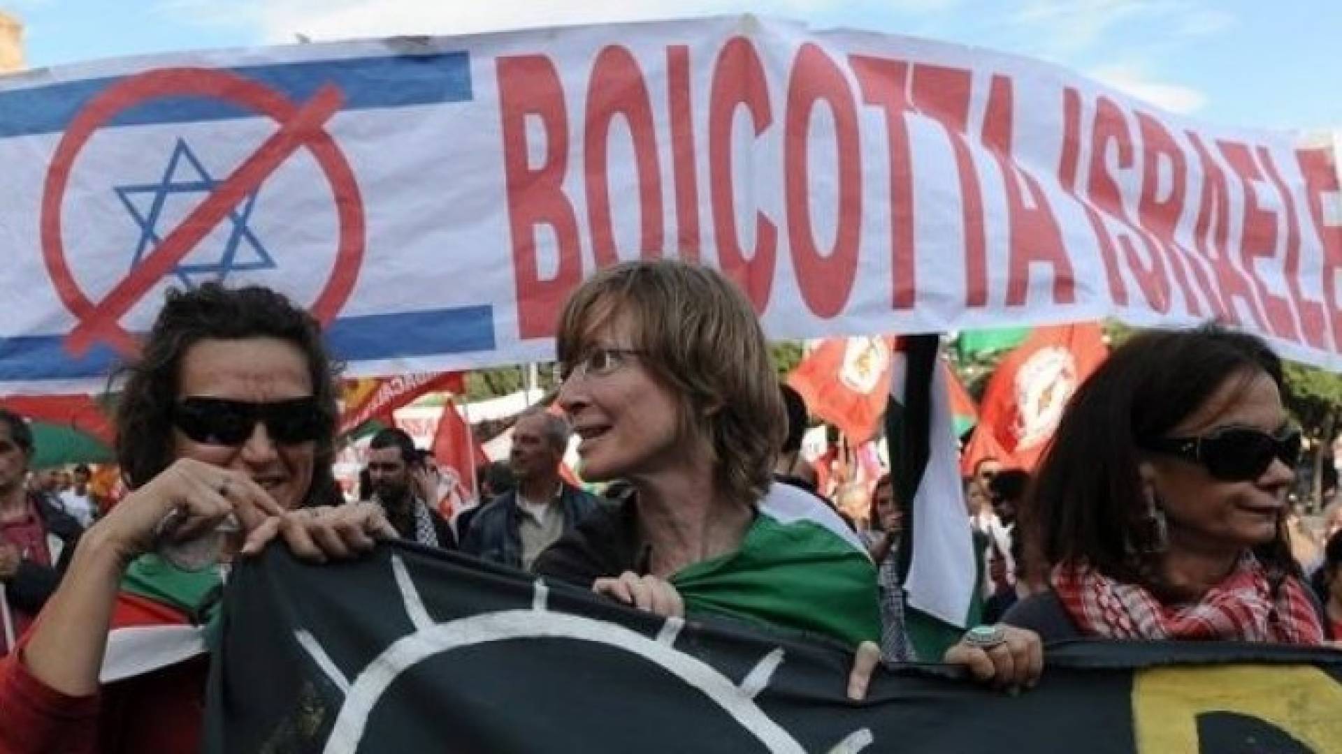 بلدية برشلونة تتبنى حملة المقاطعة وفرض العقوبات على الاحتلال