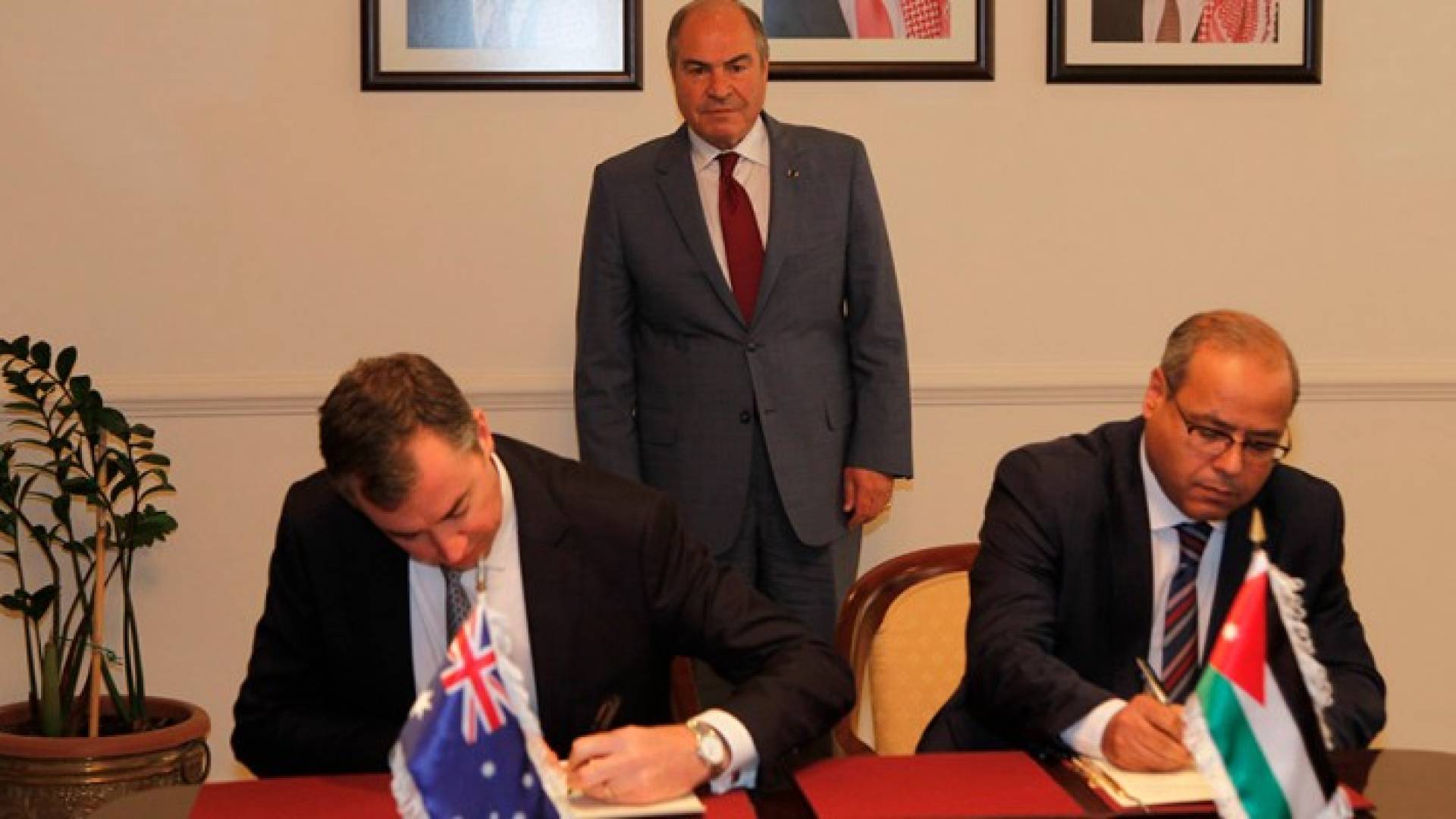 توقيع الاتفاقية