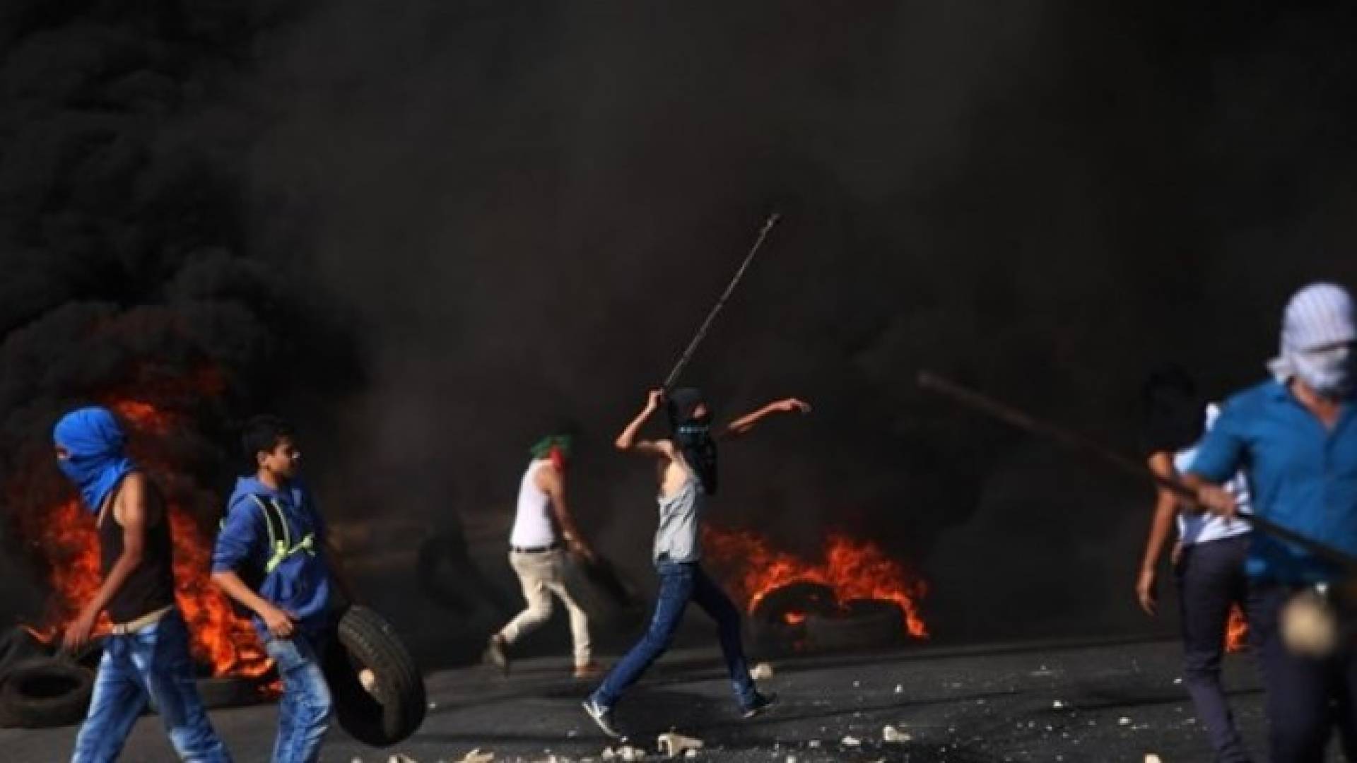 إصابة ٩ شبان بالرصاص في مواجهات "بيت ايل" قرب البيرة