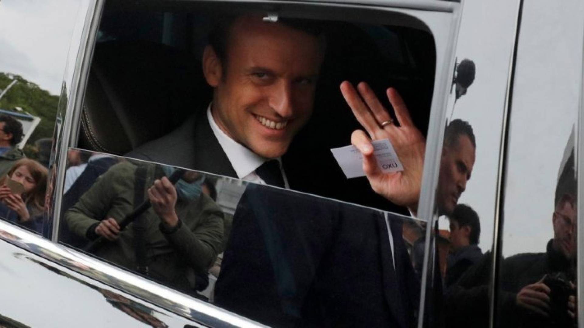 المرشح الوسطي إيمانويل ماكرون