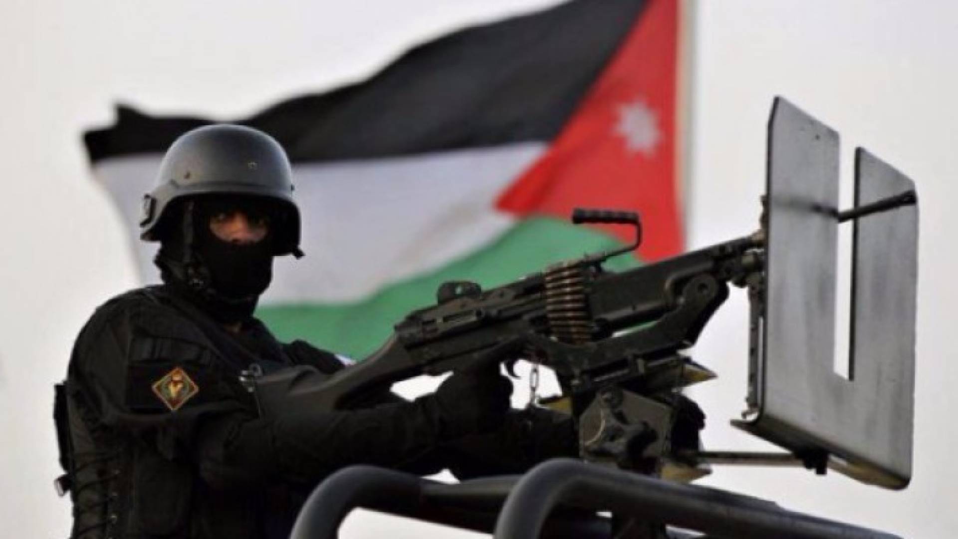 أحد عناصر الاجهزة الأمنية 
