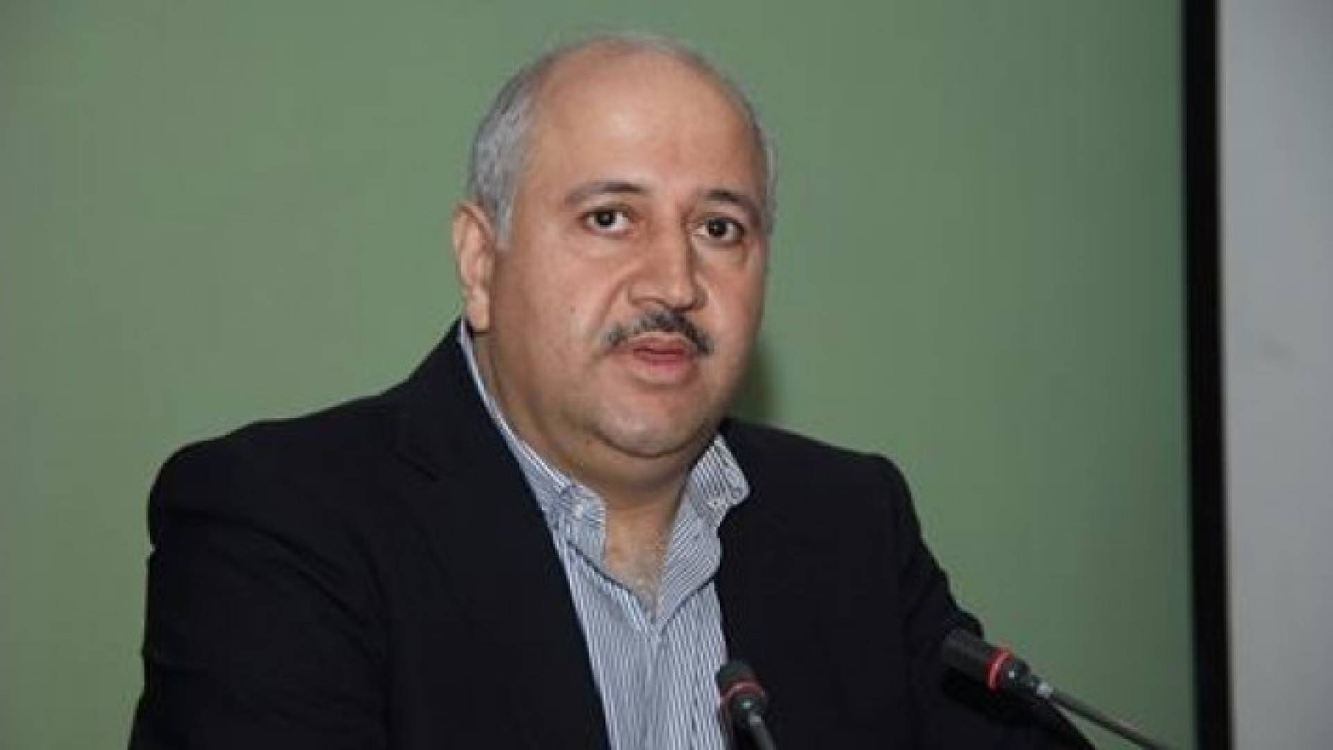 وزير المياه والري الدكتور حازم الناصر