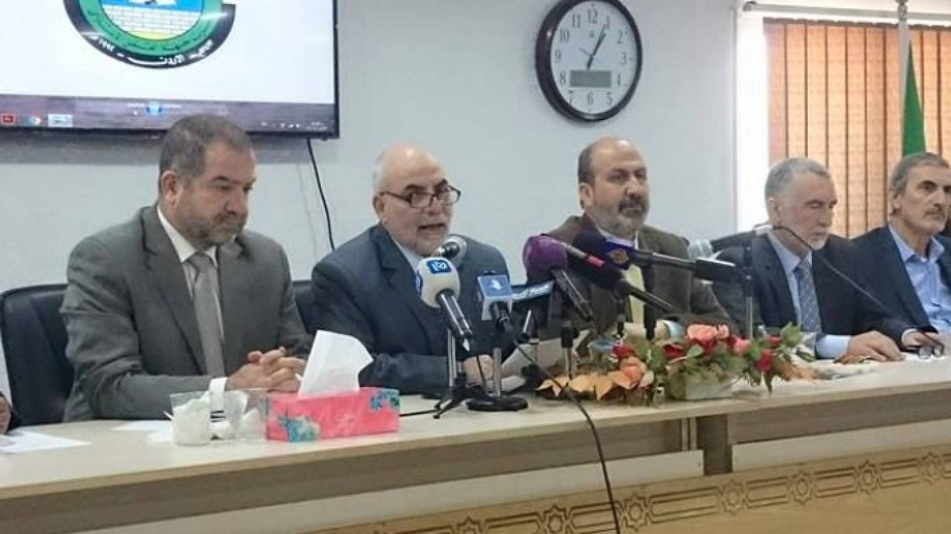 من المؤتمر
