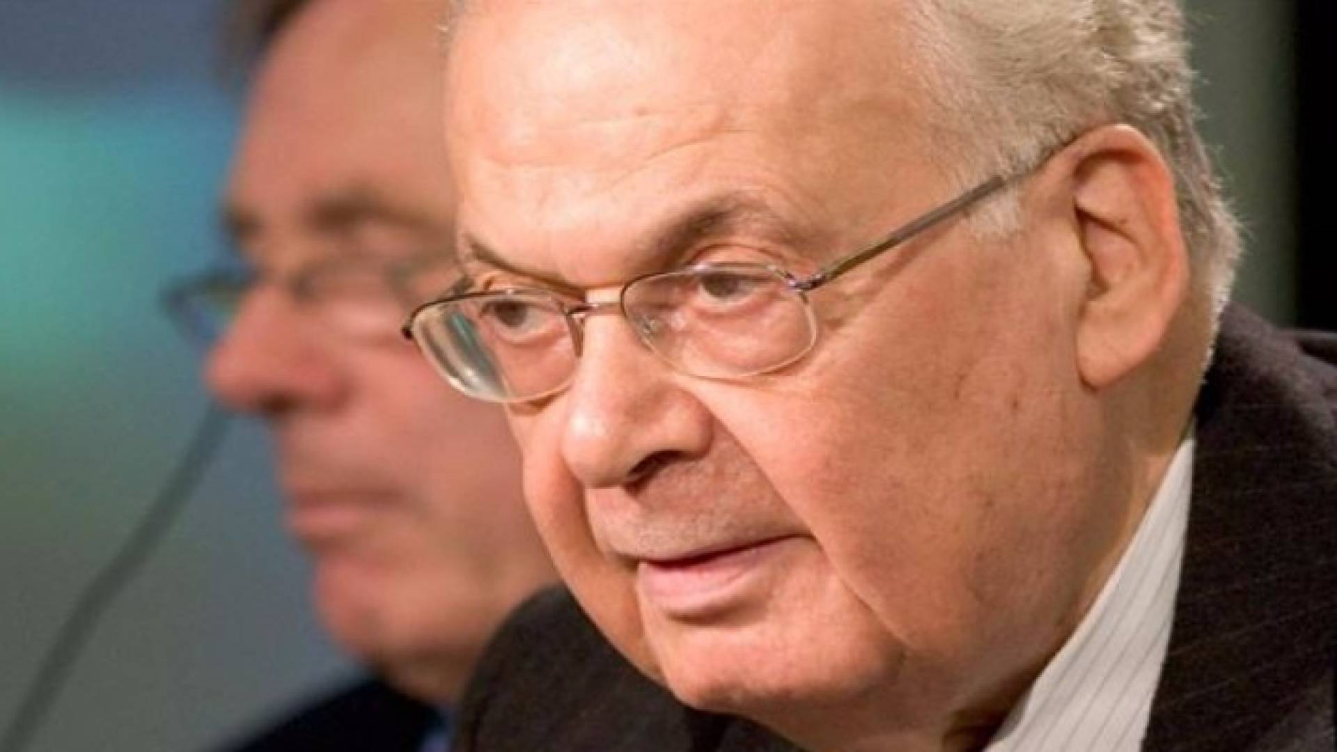 رئيس وزراء لبنان الأسبق يعلن إضرابه تضامنا مع الأسرى