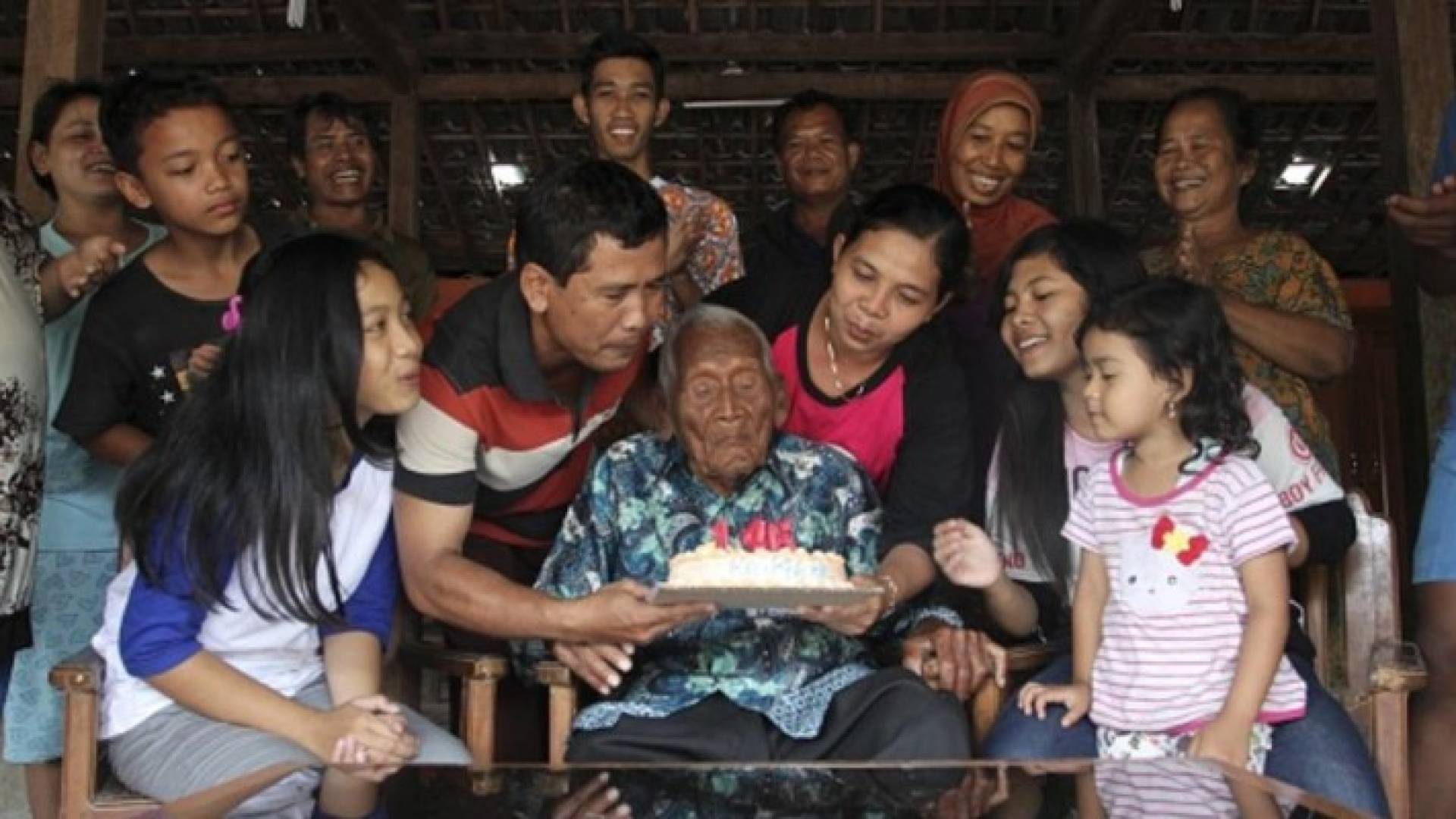 بعد أن عاش نحو قرن ونصف القرن وفاة "أكبر معمر" 