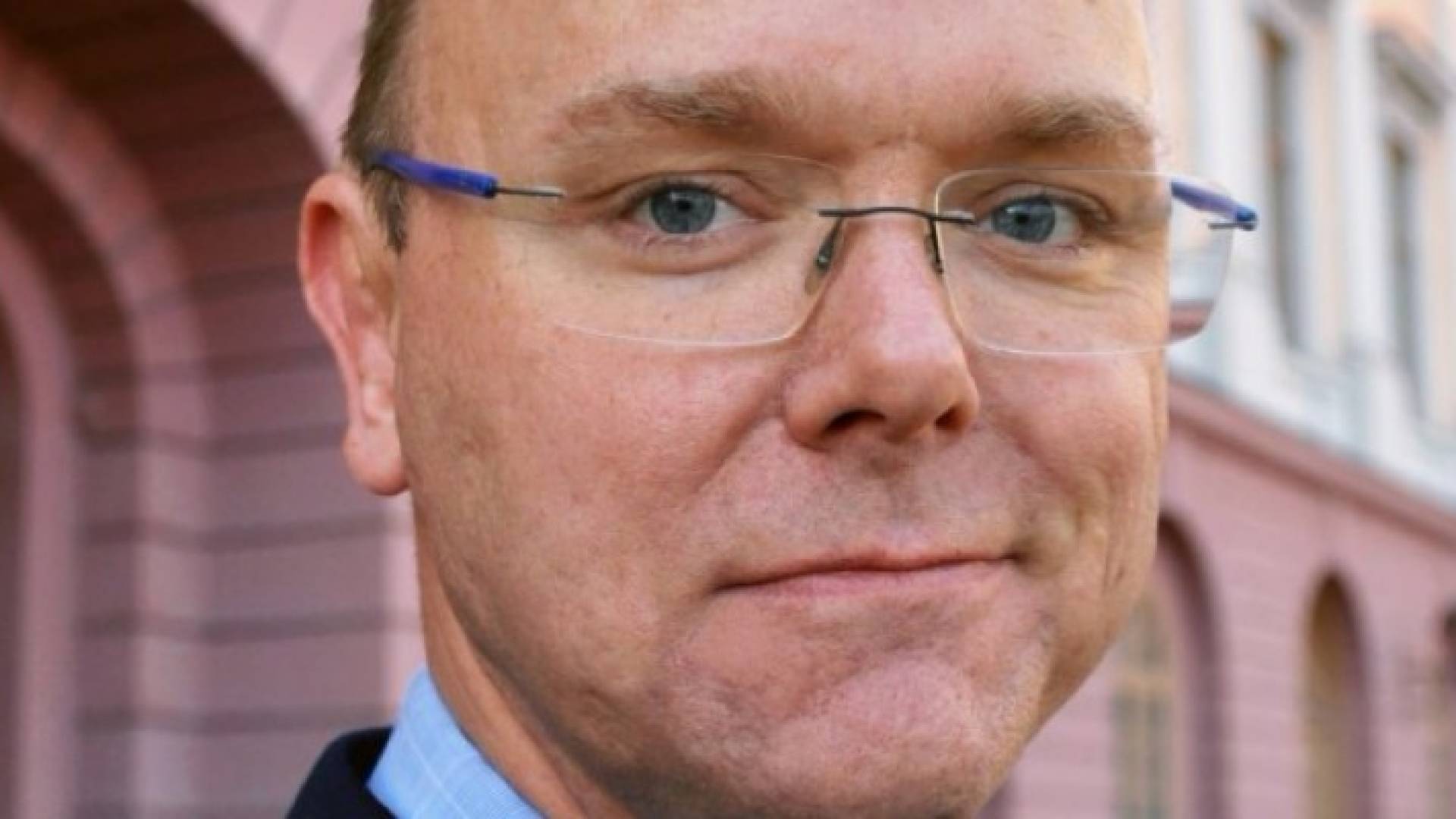 السفير السويدي كارل ماغنوس 