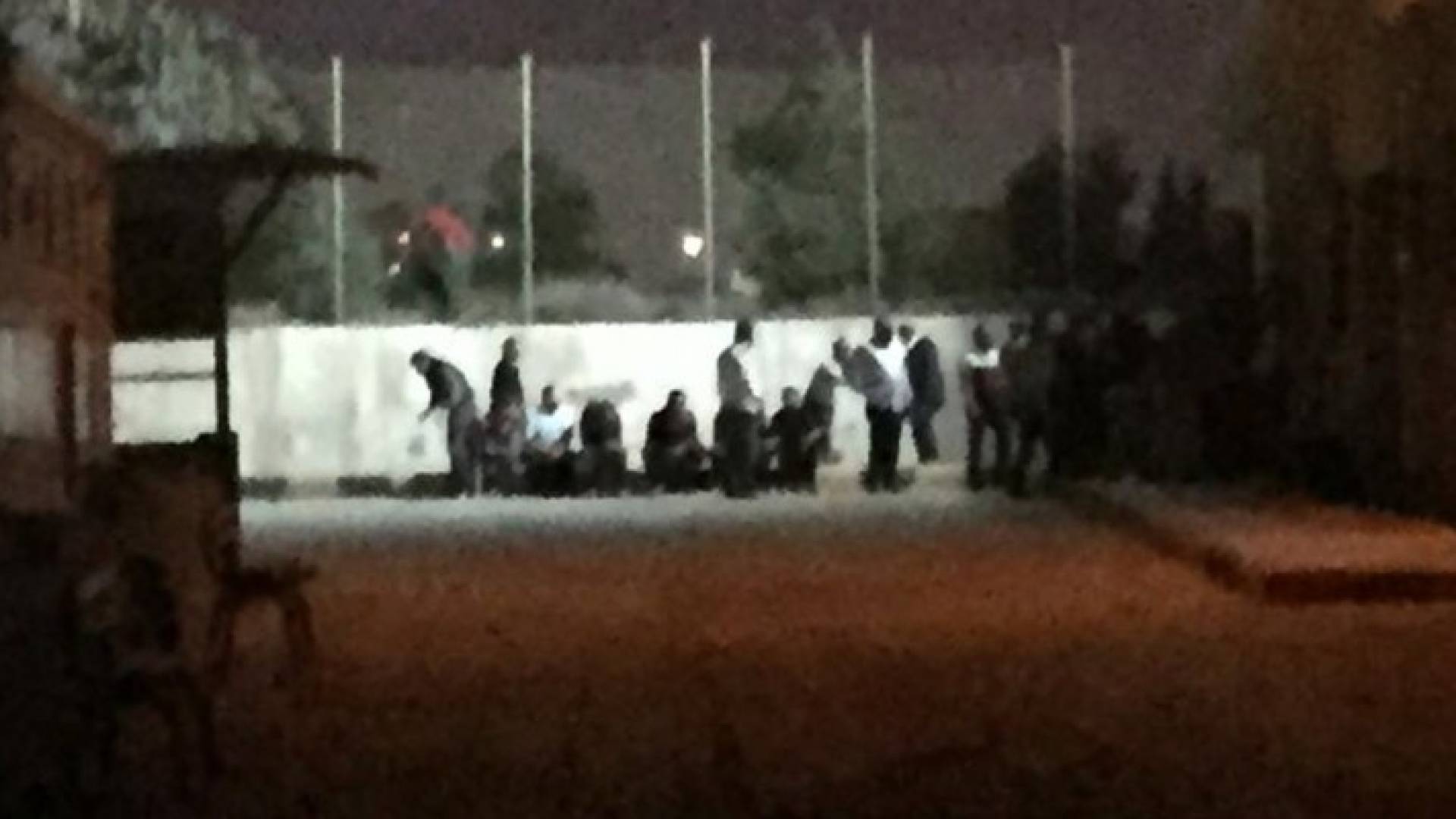 ملثمون مجهولون يهاجمون الطلبة المعتصمين في 'البوليتكنيك'