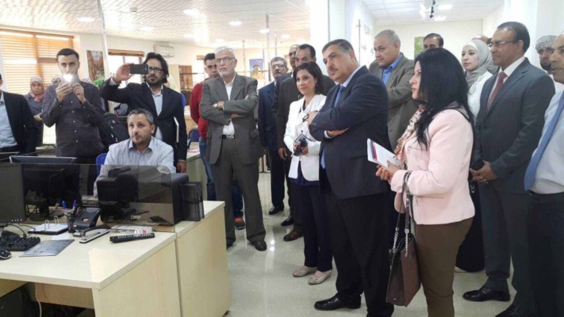 وزارة العمل تطلق مجموعة من الخدمات الالكترونية