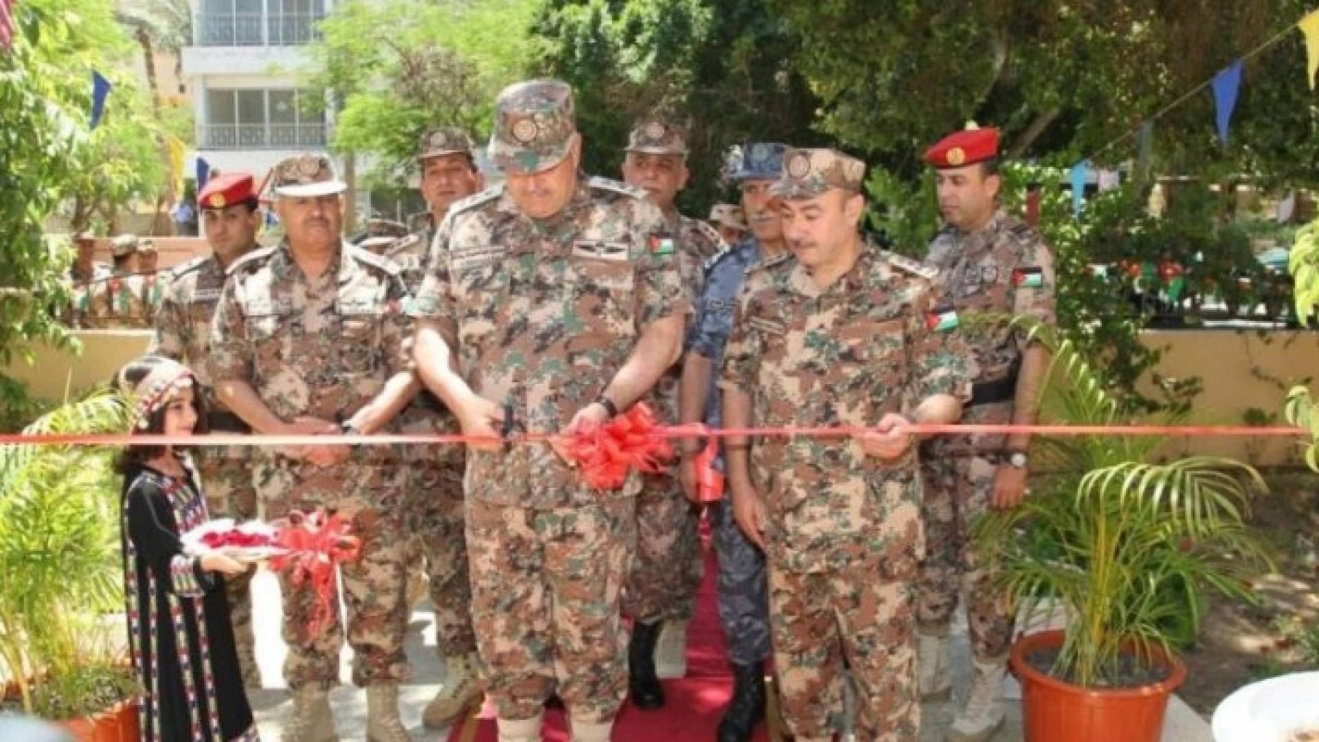 رئيس هيئة الأركان المشتركة يفتتح شقق الضيافة في العقبة