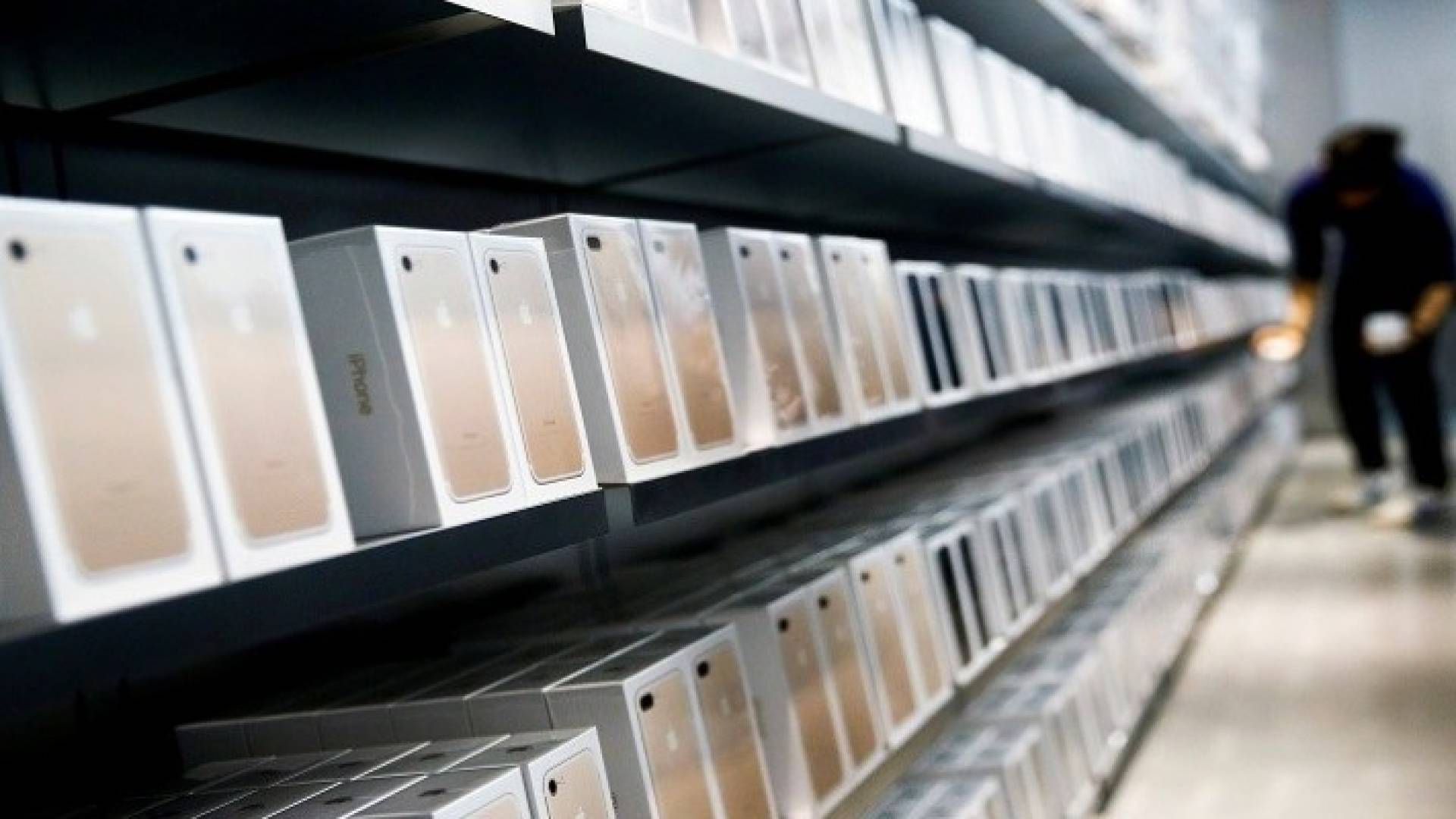 انخفاض غير متوقع في مبيعات هواتف آيفون