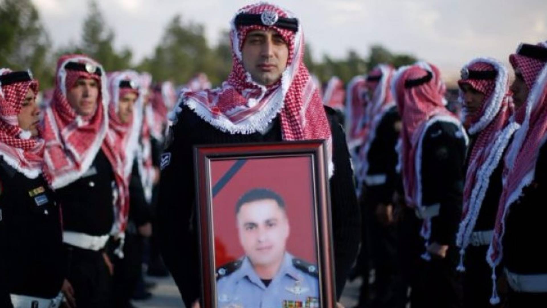 من تشييع جثمان الشهيد سائد المعايطة الذي قضى وزملائه مدافعين عن ثرى الأردن