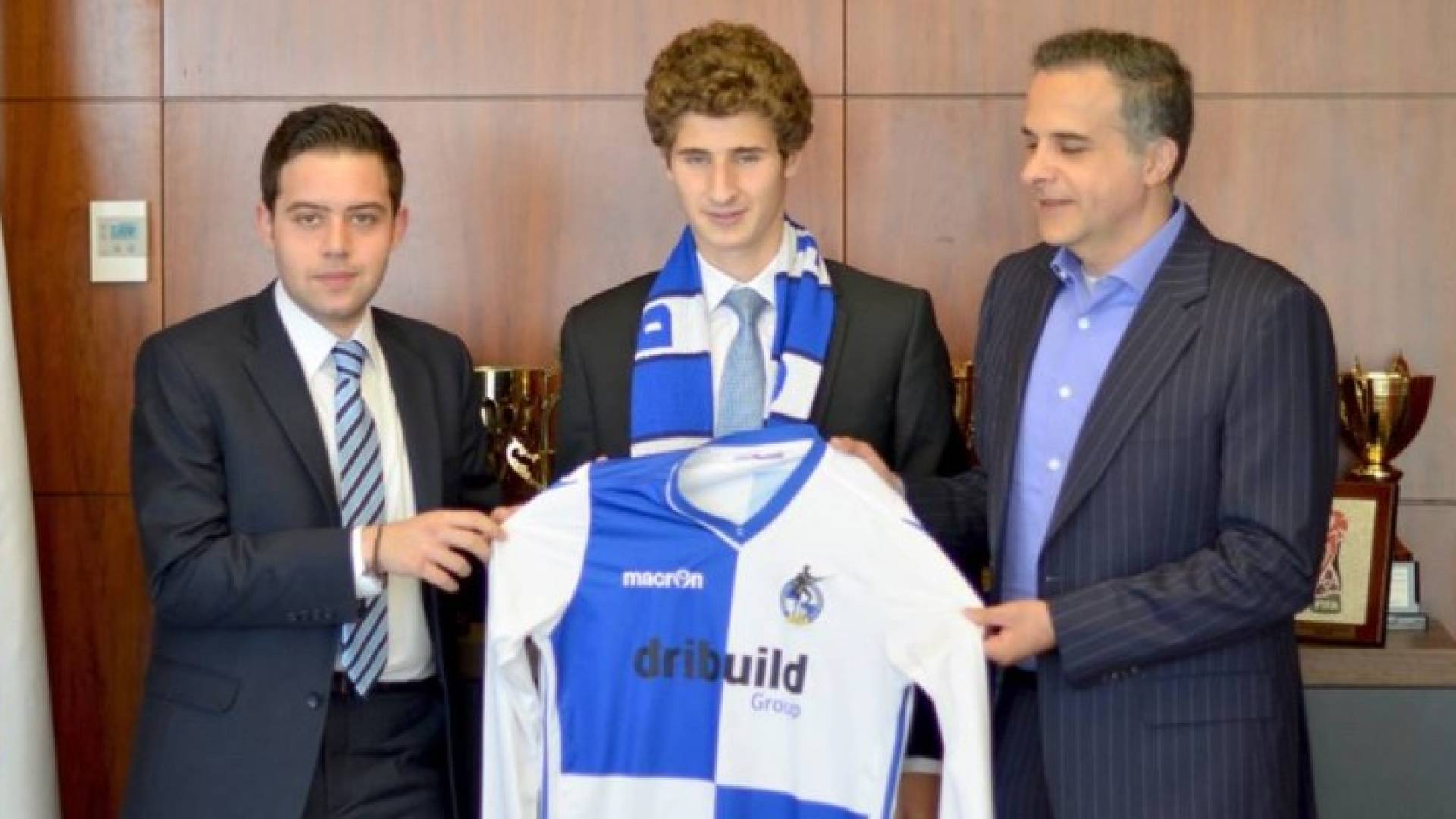 لاعب منتخب الشباب لكرة القدم غسان ابو حسان 