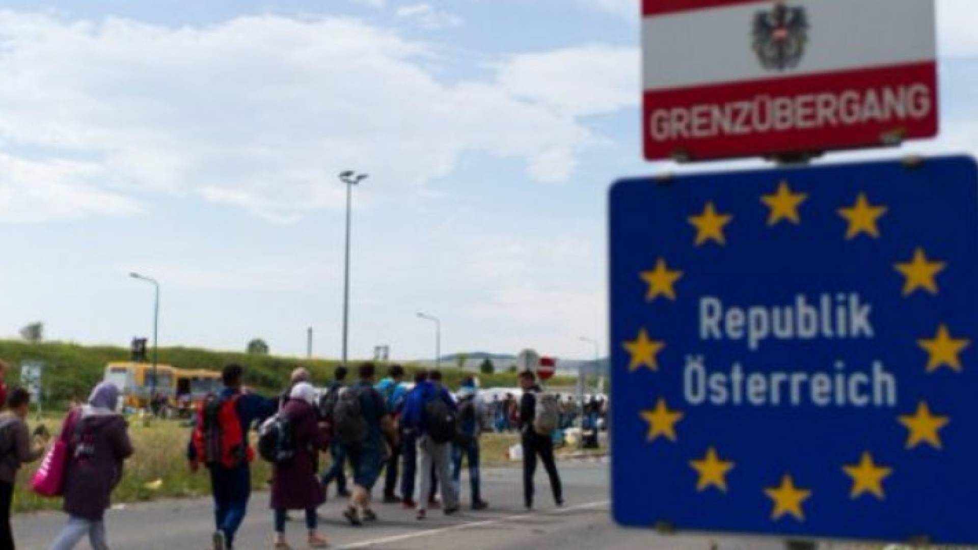 الصورة أرشيفية للجوء سوريين إلى النمسا