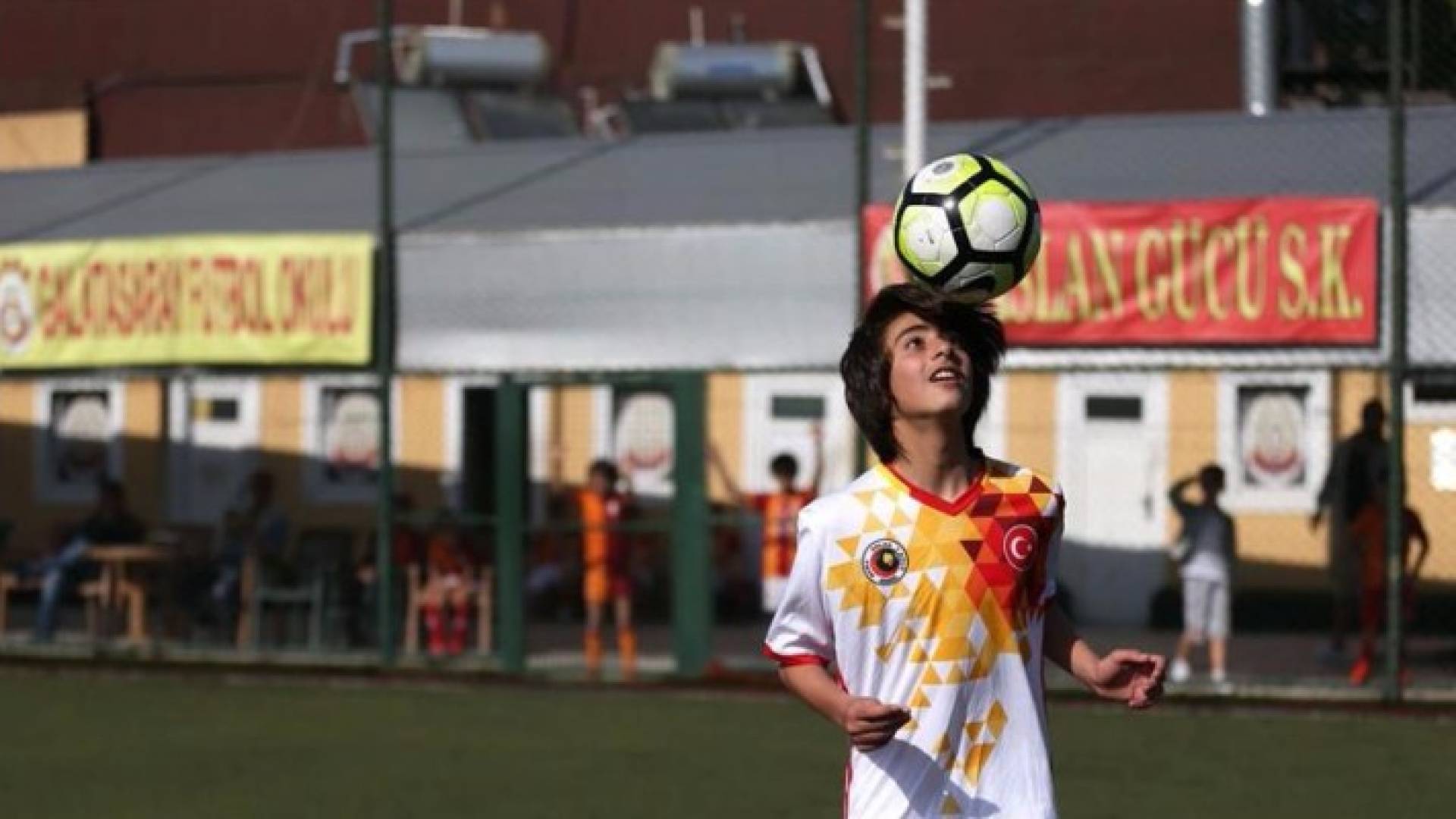 آدم متين تورك