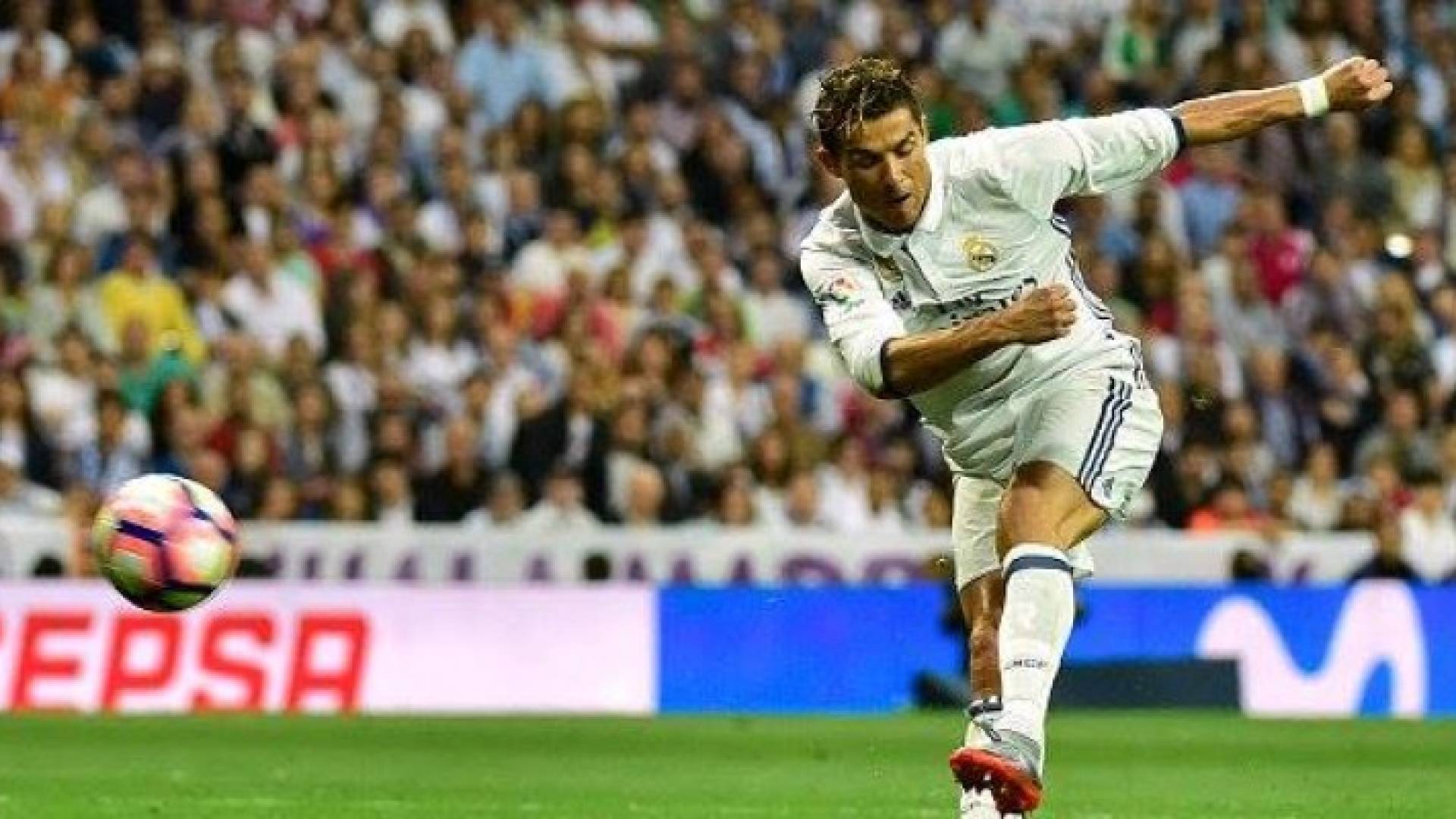 ريال مدريد يتخطى اشبيلية برباعية