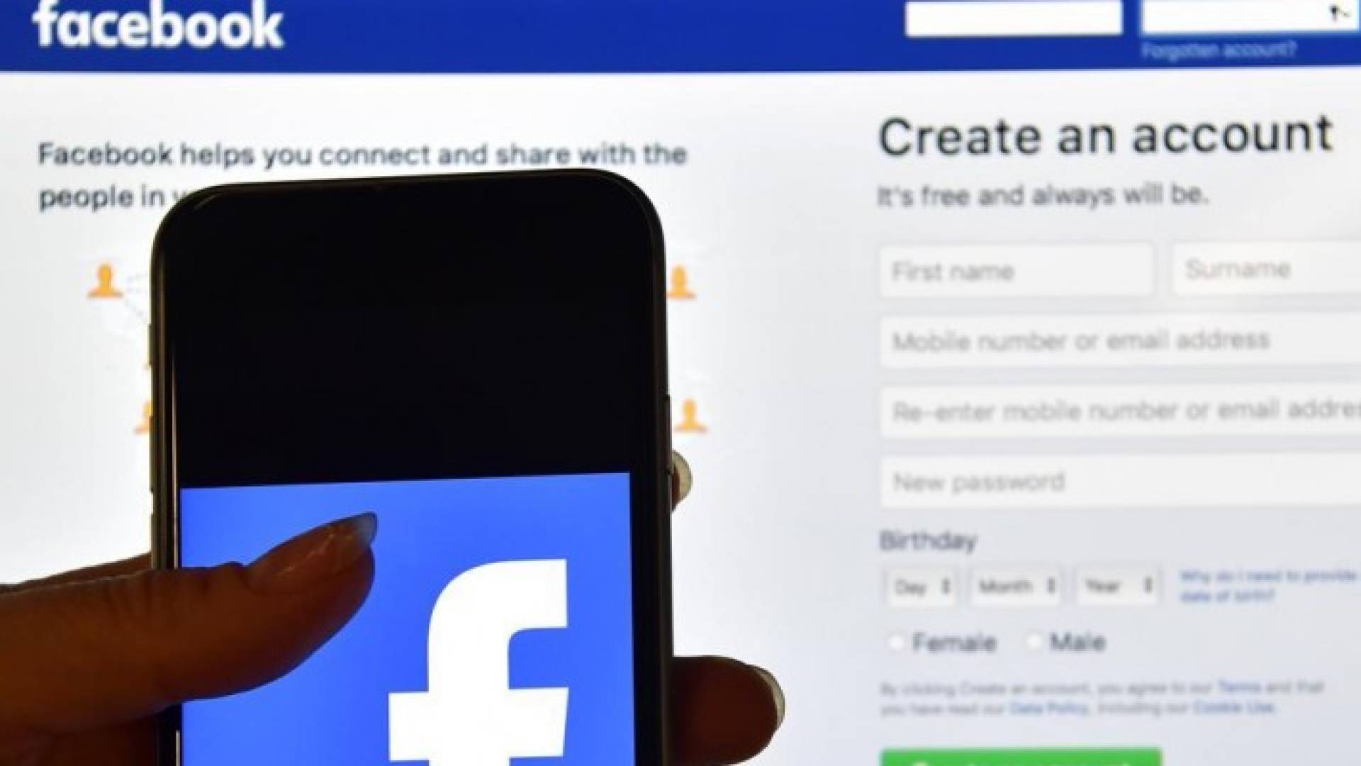 فيسبوك تعلن عن إطلاق زرا جديدا في قائمة الانطباعات "Reactions" عبارة عن زهرة،