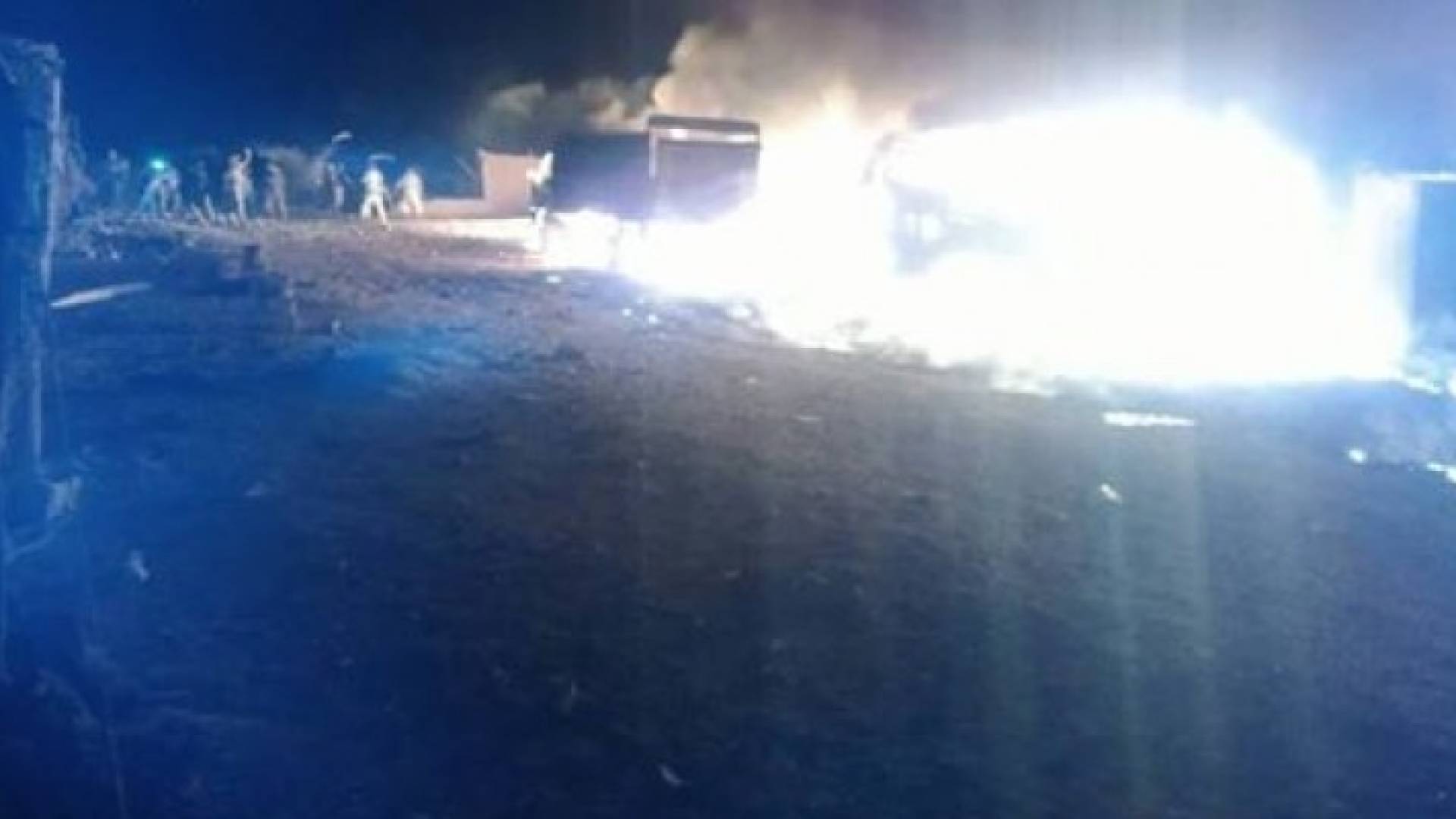 من موقع الانفجار