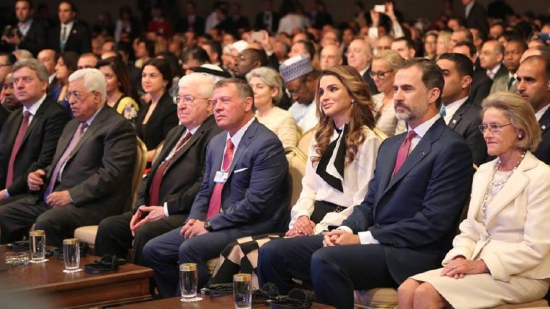 الملك يفتتح أعمال المنتدى الاقتصادي العالمي
