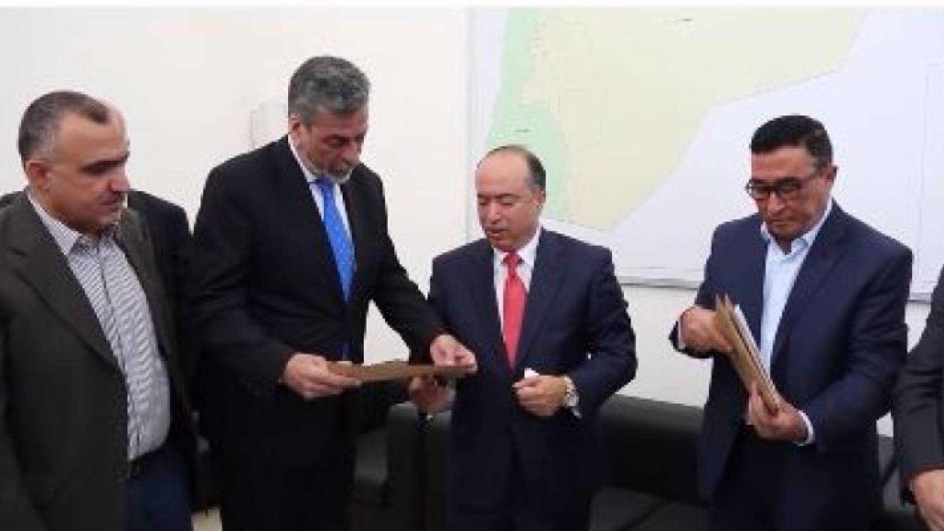 "مستقلة الانتخاب" تتسلم جداول الناخبين الأولية