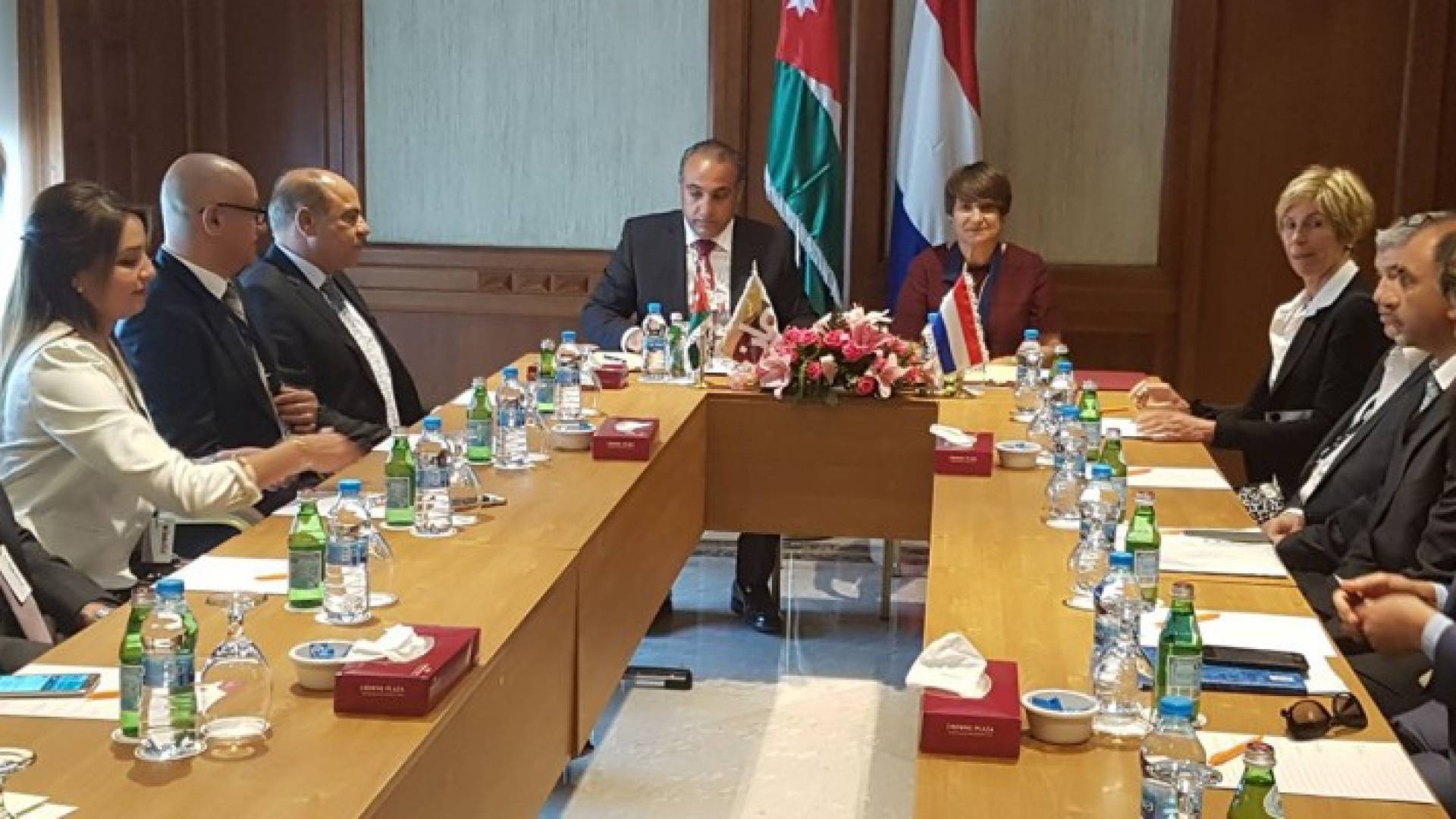 توقيع اتفاقية بين الحكومة الهولندية ومجلس امانة عمان