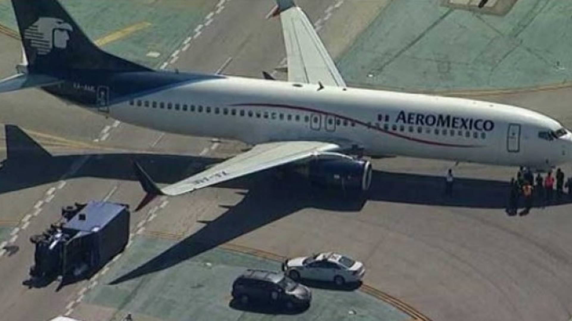 8 جرحى في اصطدام طائرة بشاحنة في لوس أنجلوس