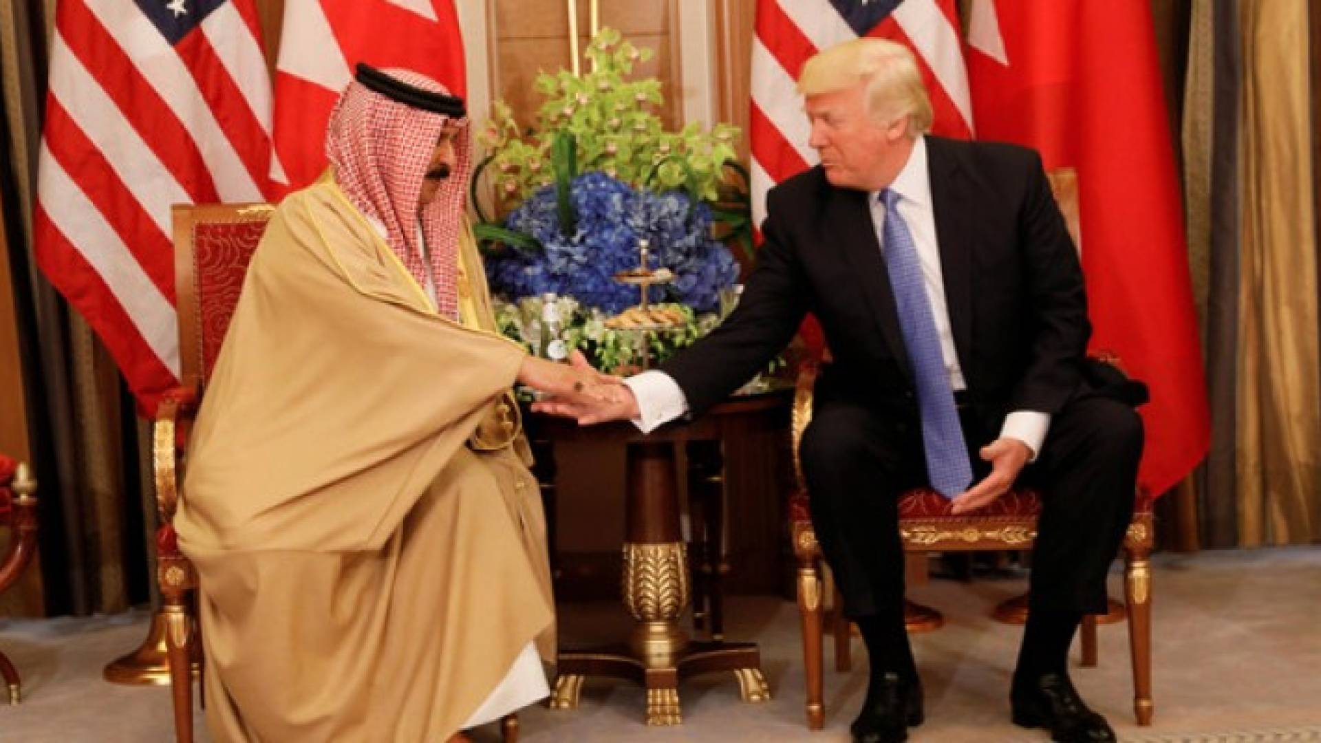 ترمب مع الرئيس البحريني 