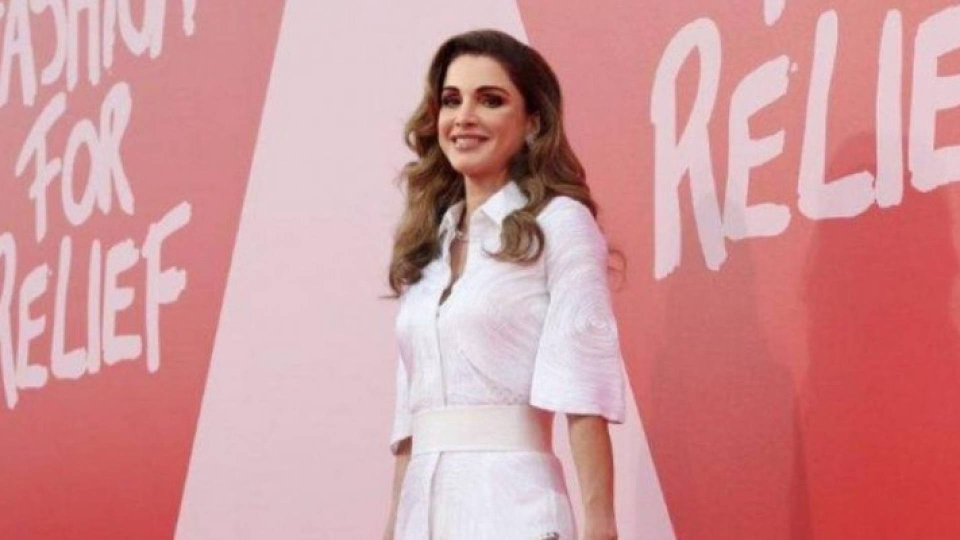 الملكة رانيا العبدالله تتسلم جائزة في فرنسا تقديرا لدورها الانساني