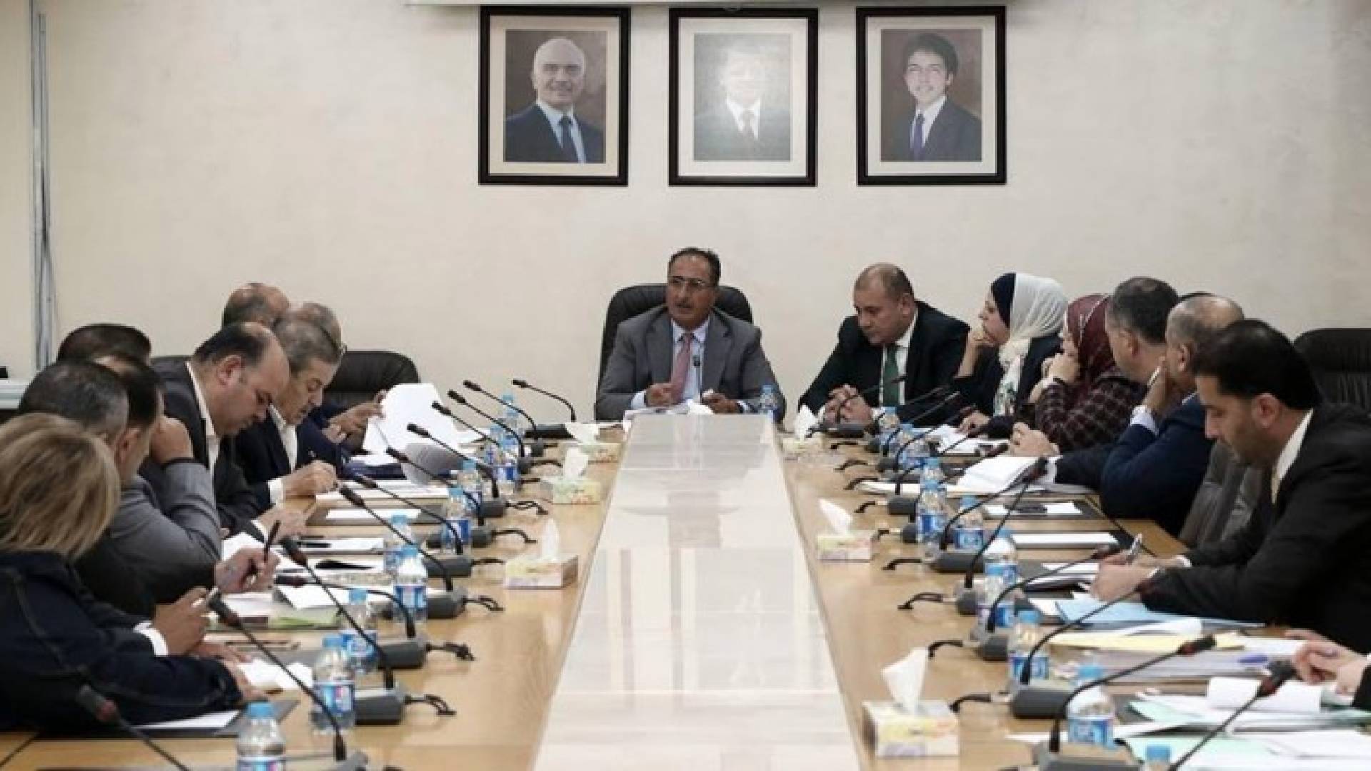 اللجنة القانونية النيابية