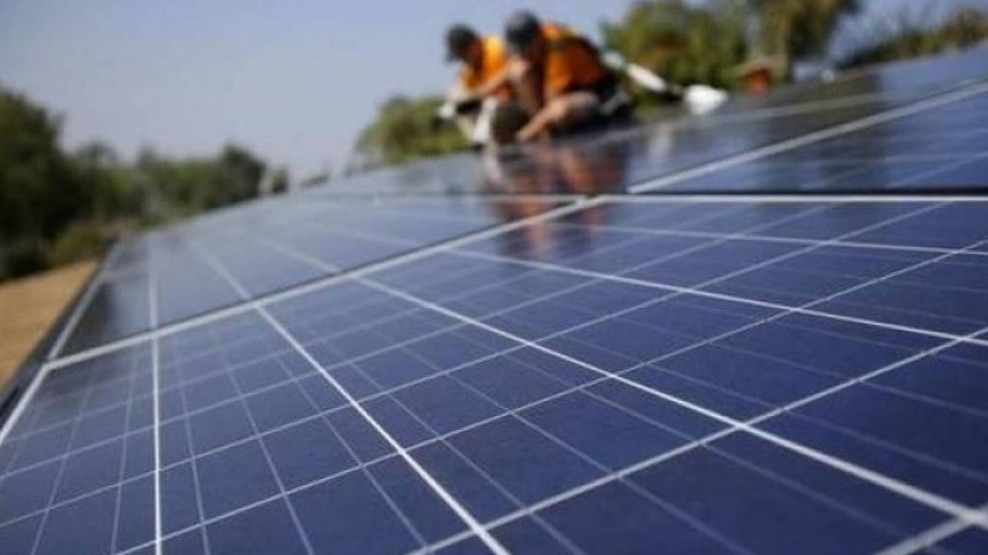 الإمارات تطلق أكبر محطة للطاقة الشمسية بالعالم 