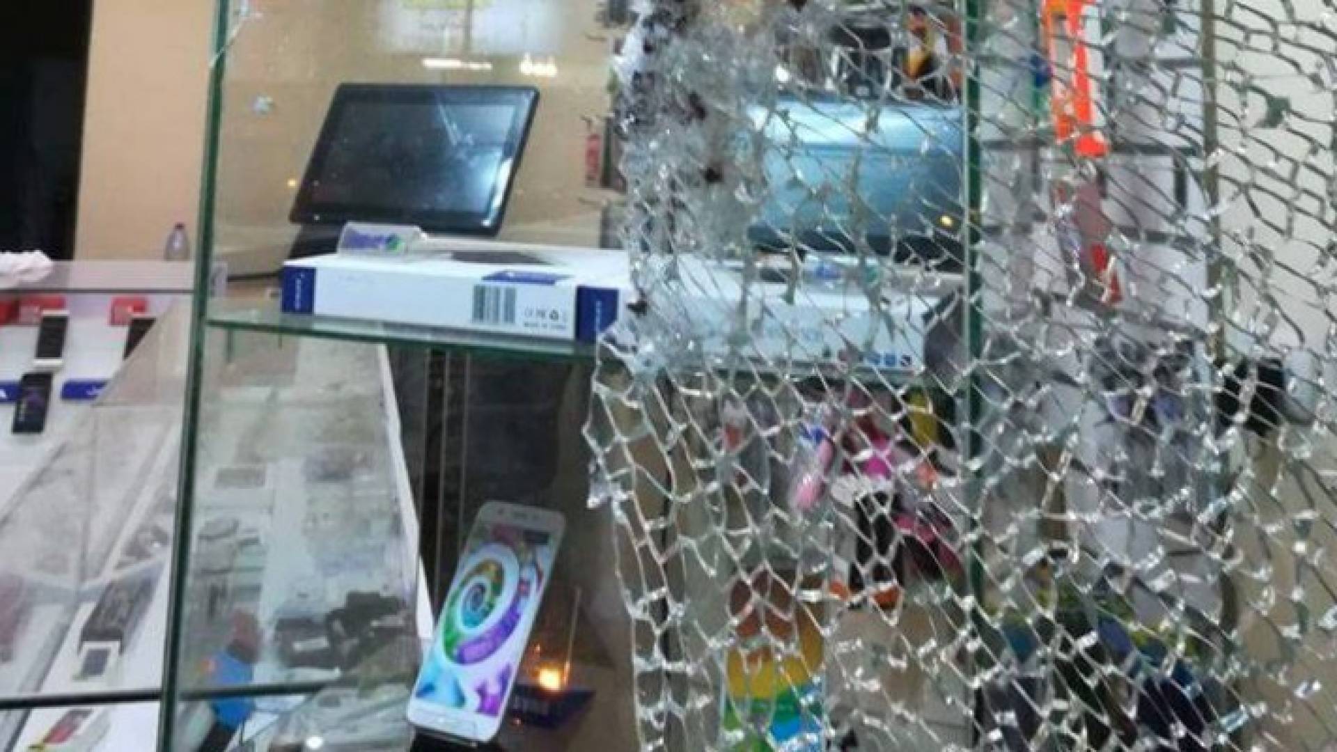 مجهولون يطلقون النار على محال تجارية في اربد والامن يحقق في الحادثة